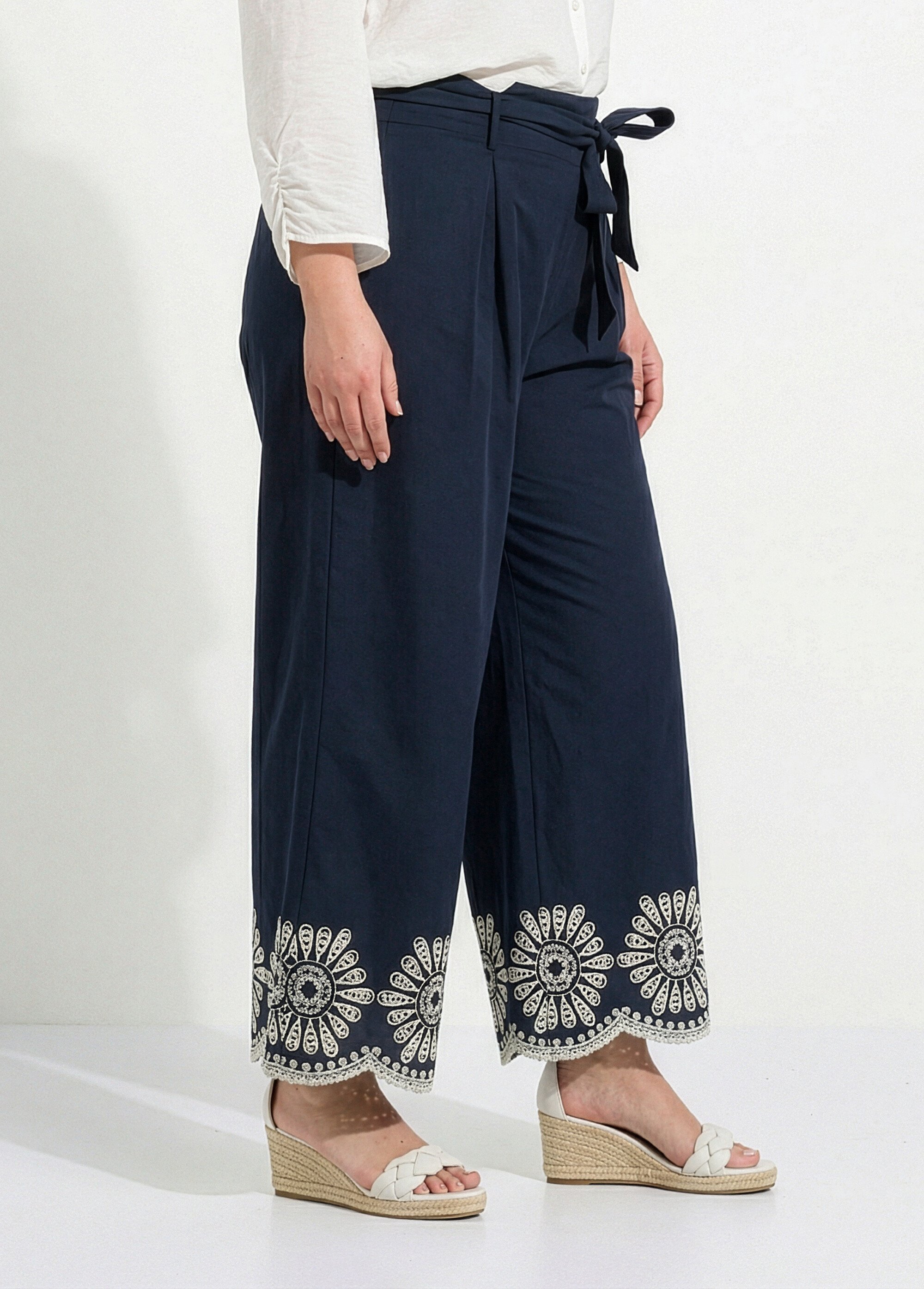 Pantalon ample bas broderie ajourée Femme Grande Taille Bleu MA-718-2155 DR1