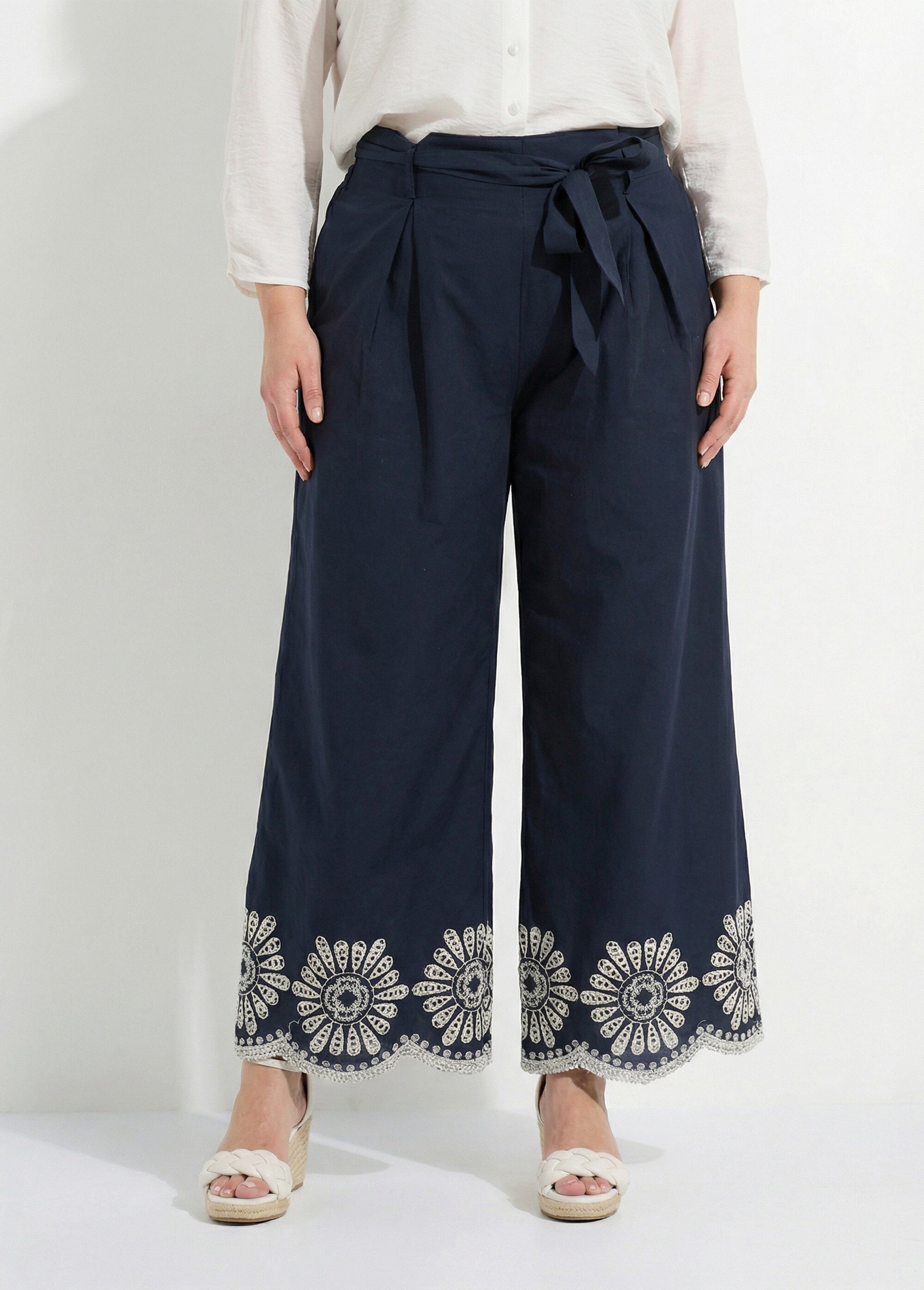 Pantalon ample bas broderie ajourée Femme Grande Taille Bleu MA-718-2155 FA1