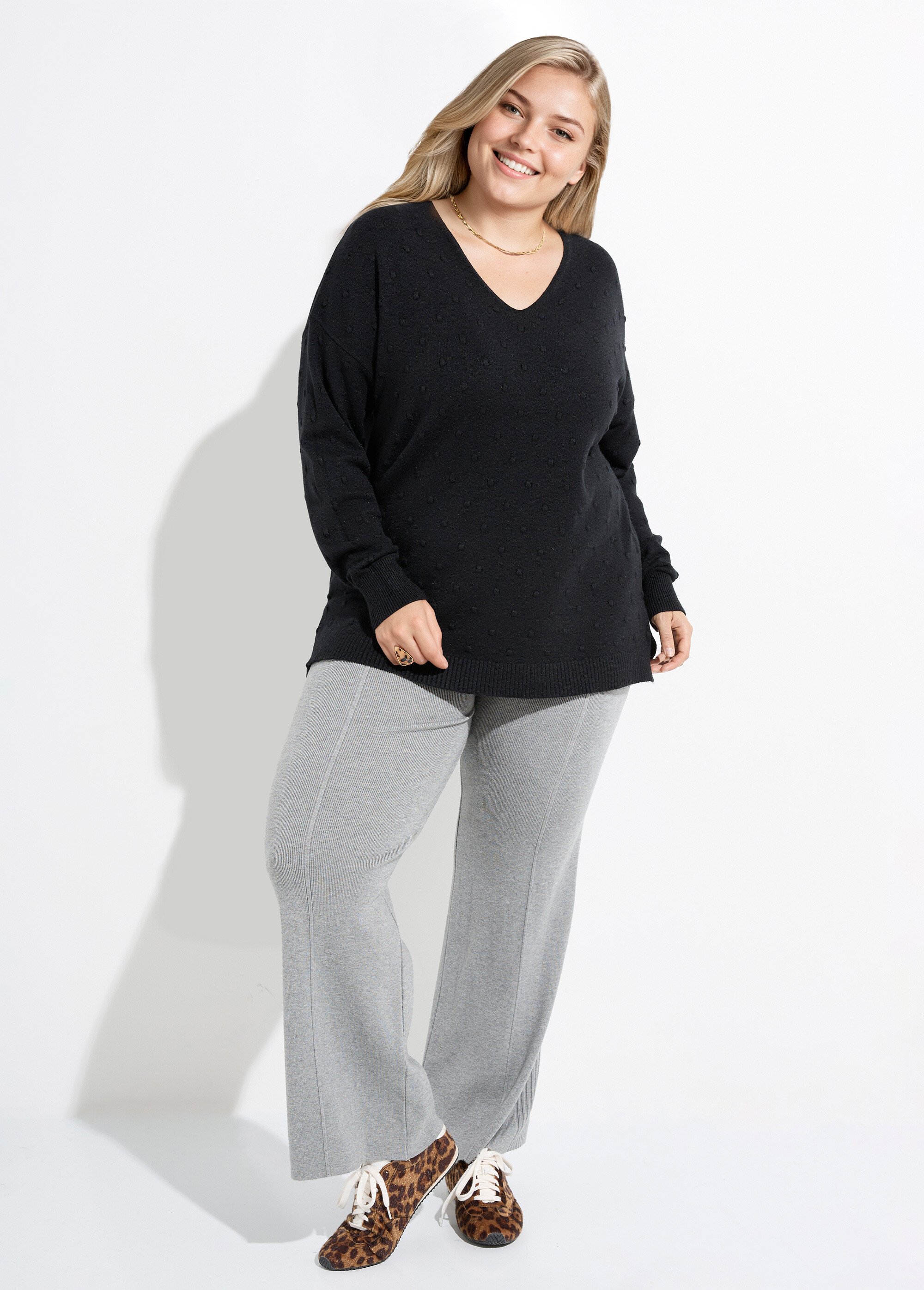 Pull col V maille fantaisie à pois Femme Grande Taille Noir CHY-2268 SF1