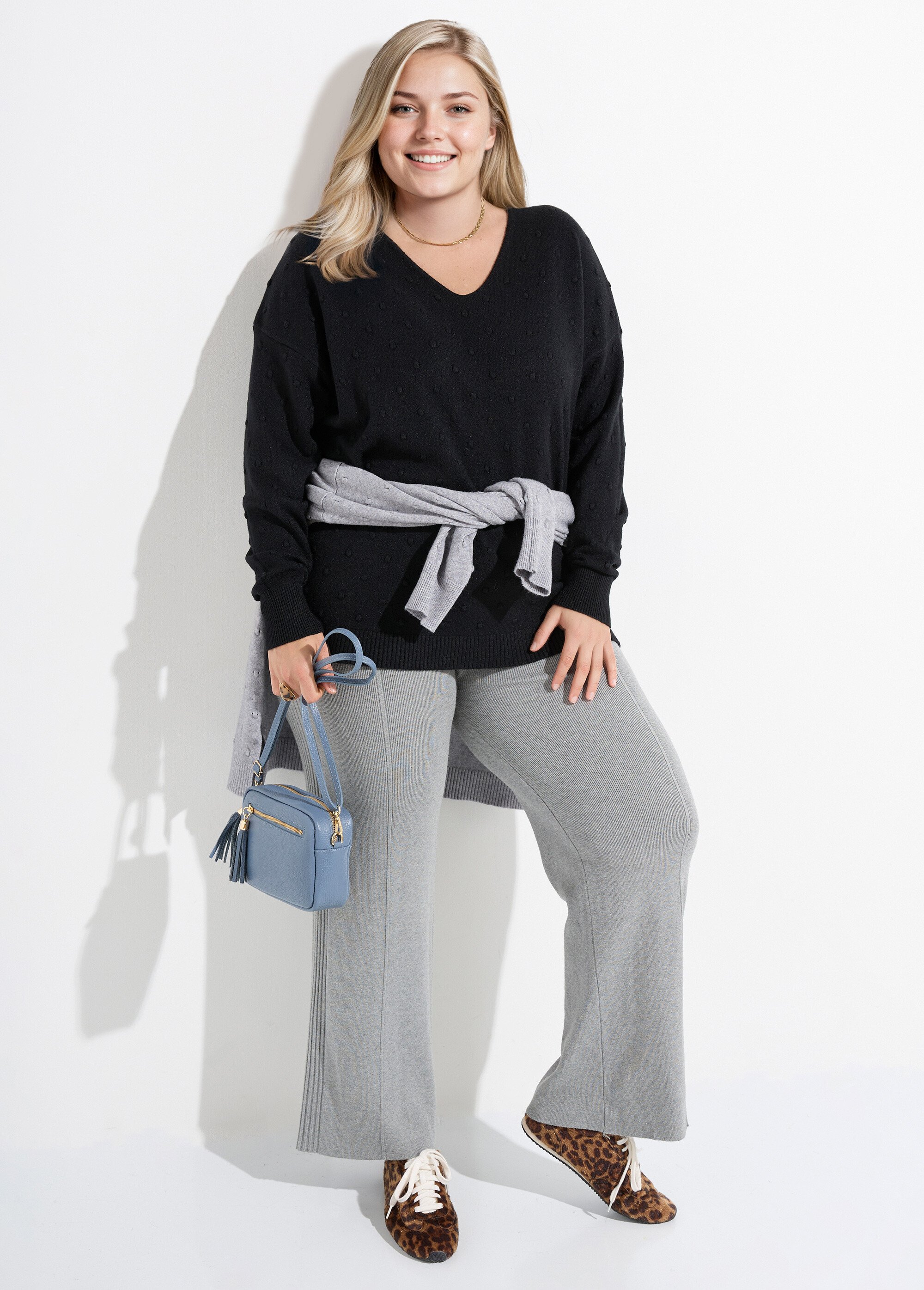 Pull col V maille fantaisie à pois Femme Grande Taille Noir CHY-2268 SI1