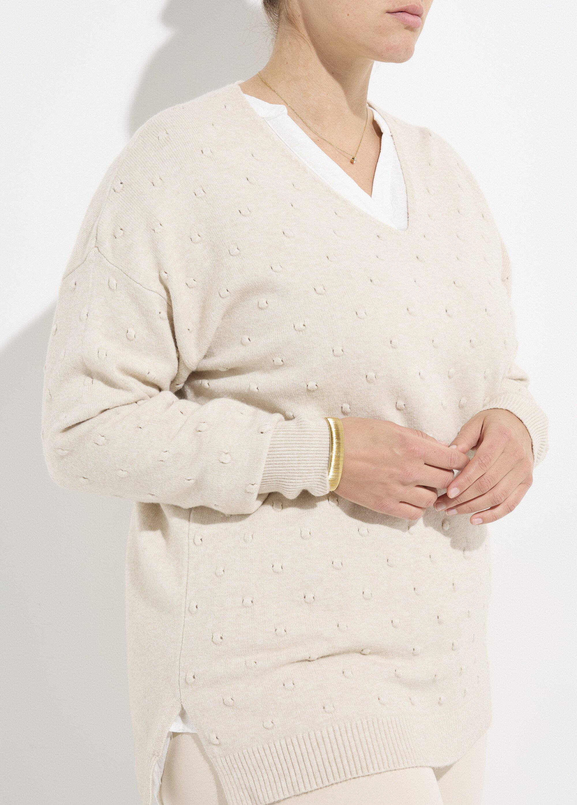 Pull col V maille fantaisie à pois Femme Grande Taille Gris CHY-2268 DE1