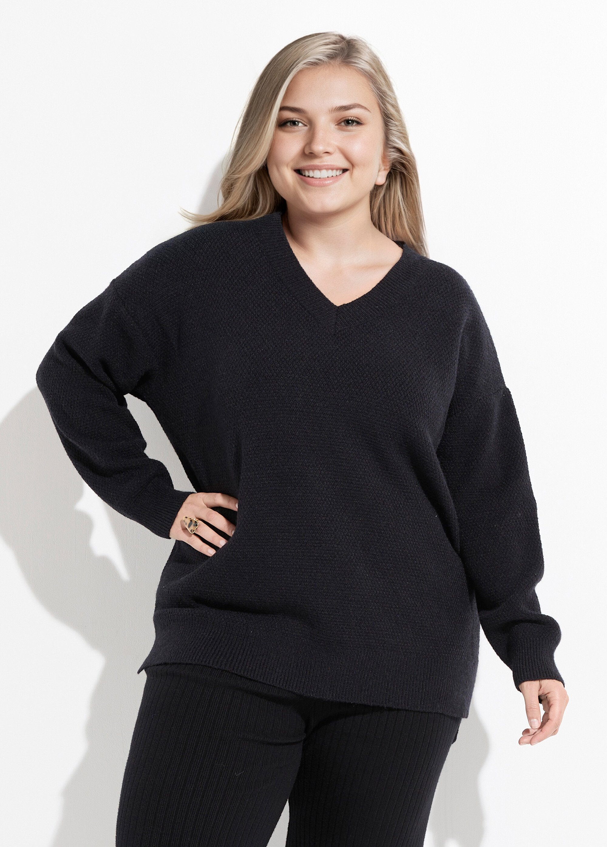 Pull tunique maille fantaisie, col V Femme Grande Taille Noir CHY-HS33116 FA1