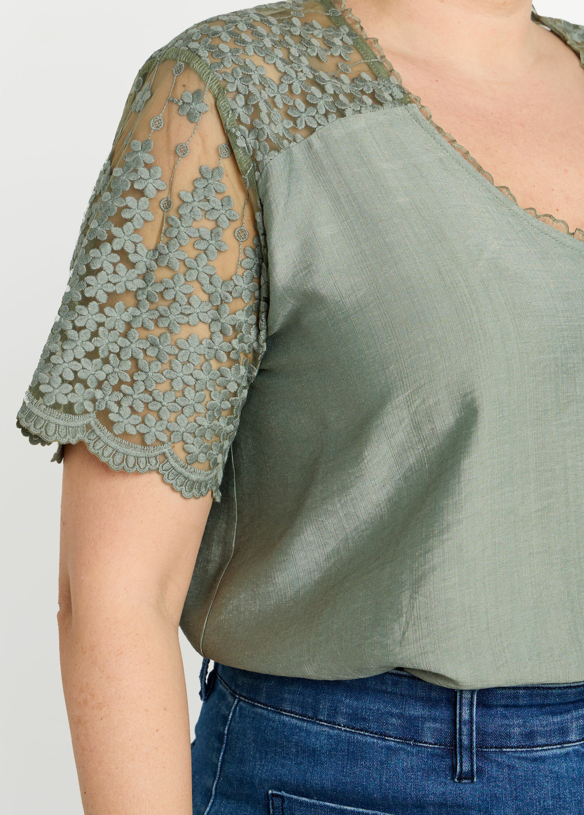 Blouse dos en dentelle + détail goutte Femme Grande Taille Vert MA-M610-1539 DE1