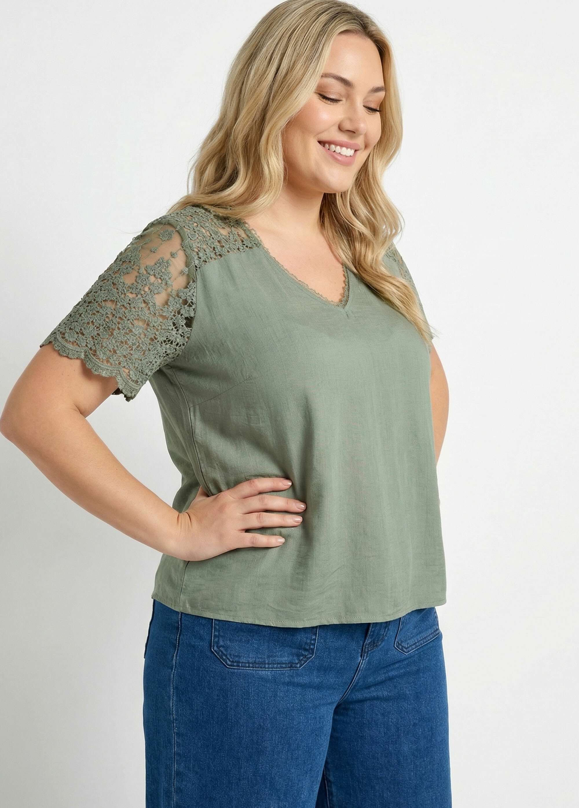 Blouse dos en dentelle + détail goutte