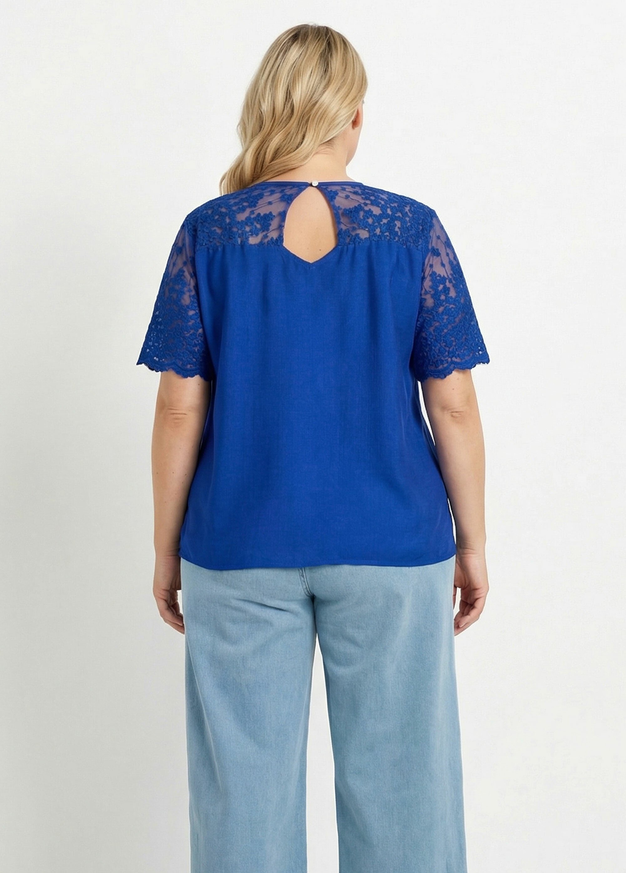 Blouse dos en dentelle + détail goutte