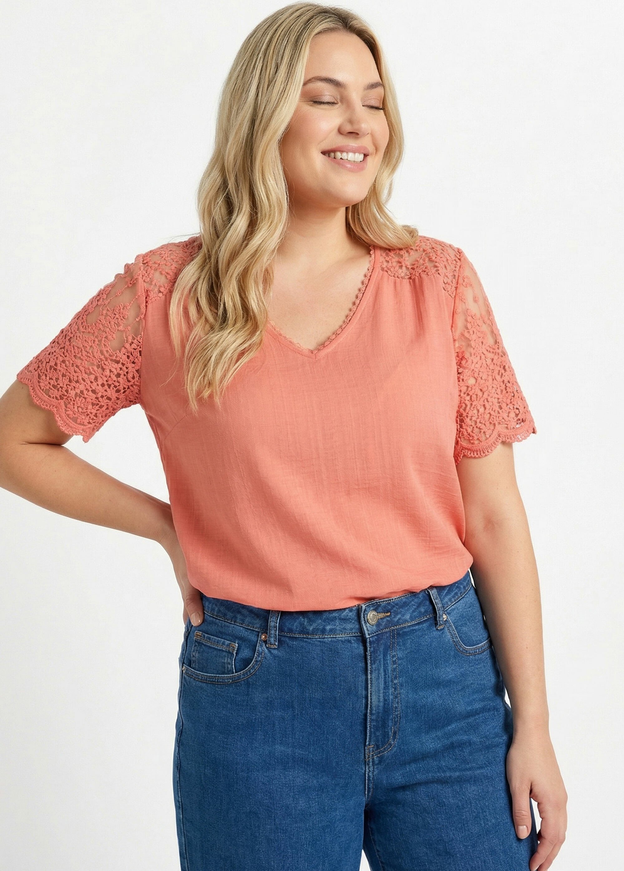 Blouse dos en dentelle + détail goutte