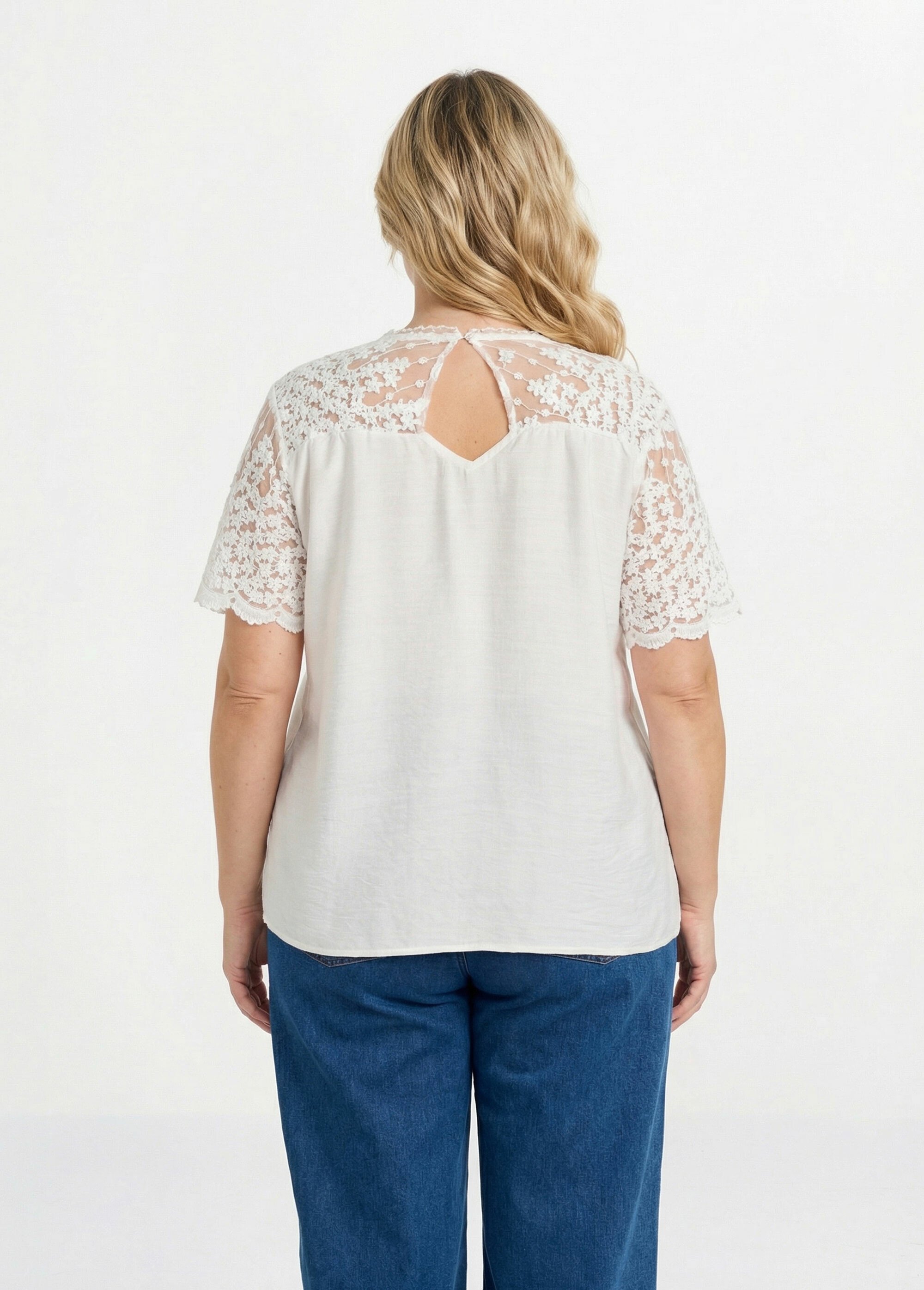Blouse dos en dentelle + détail goutte