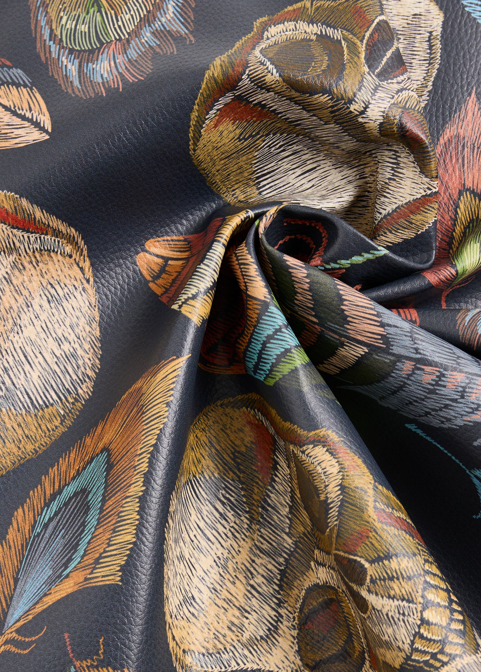 Coupon tissu simili cuir motifs crayonnés NOIR COT117361 FA1