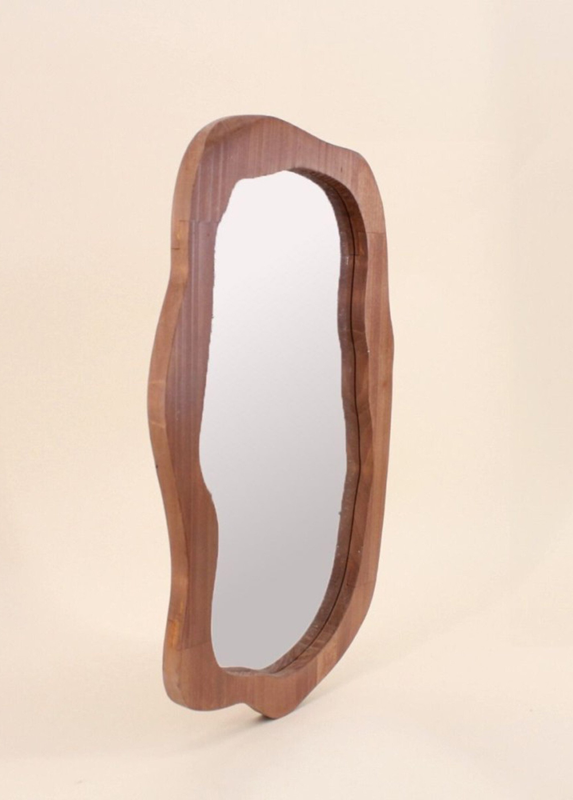 Miroir forme organique, effet bois brulé