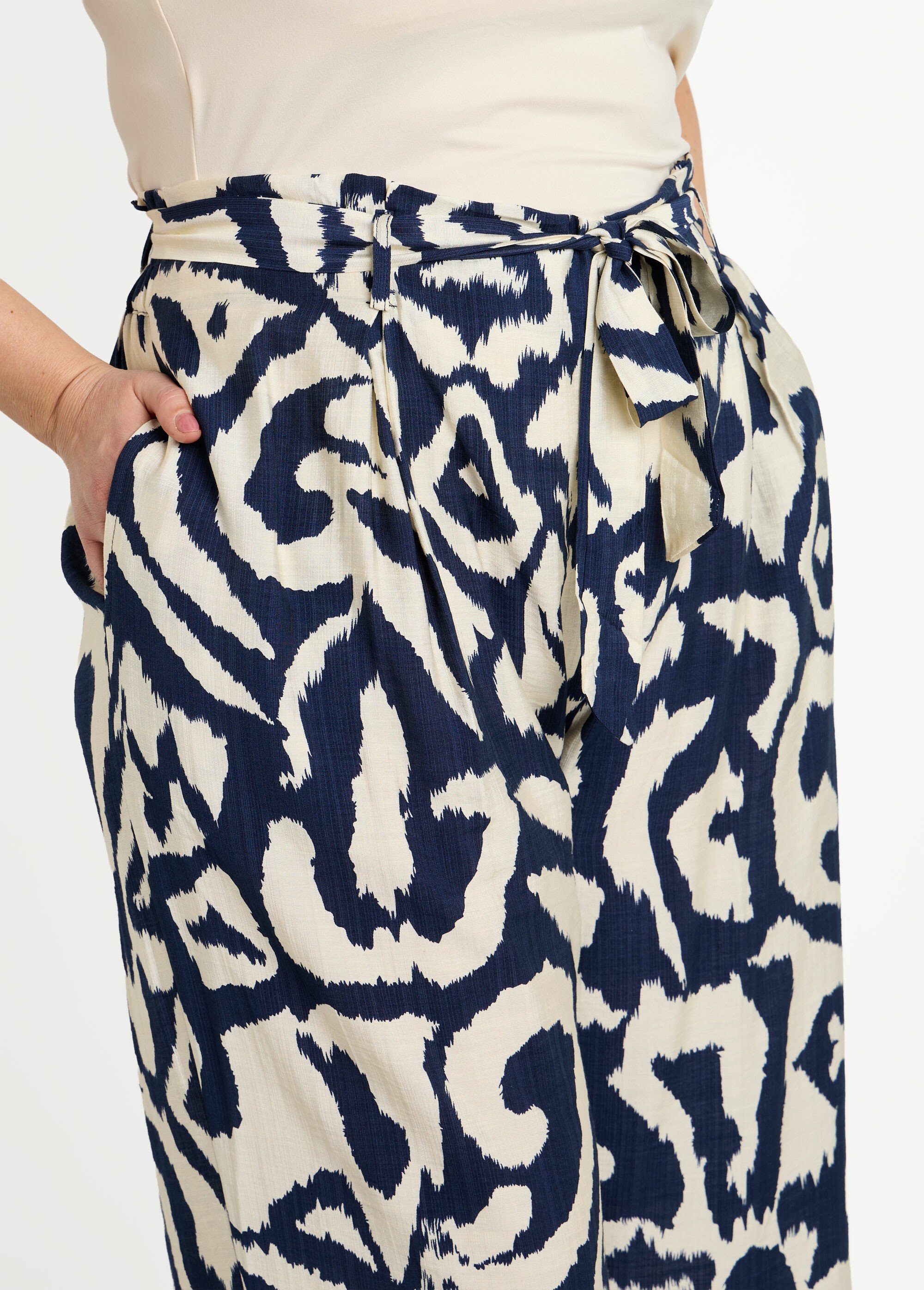 Pantalon large imprimé ethnique chic