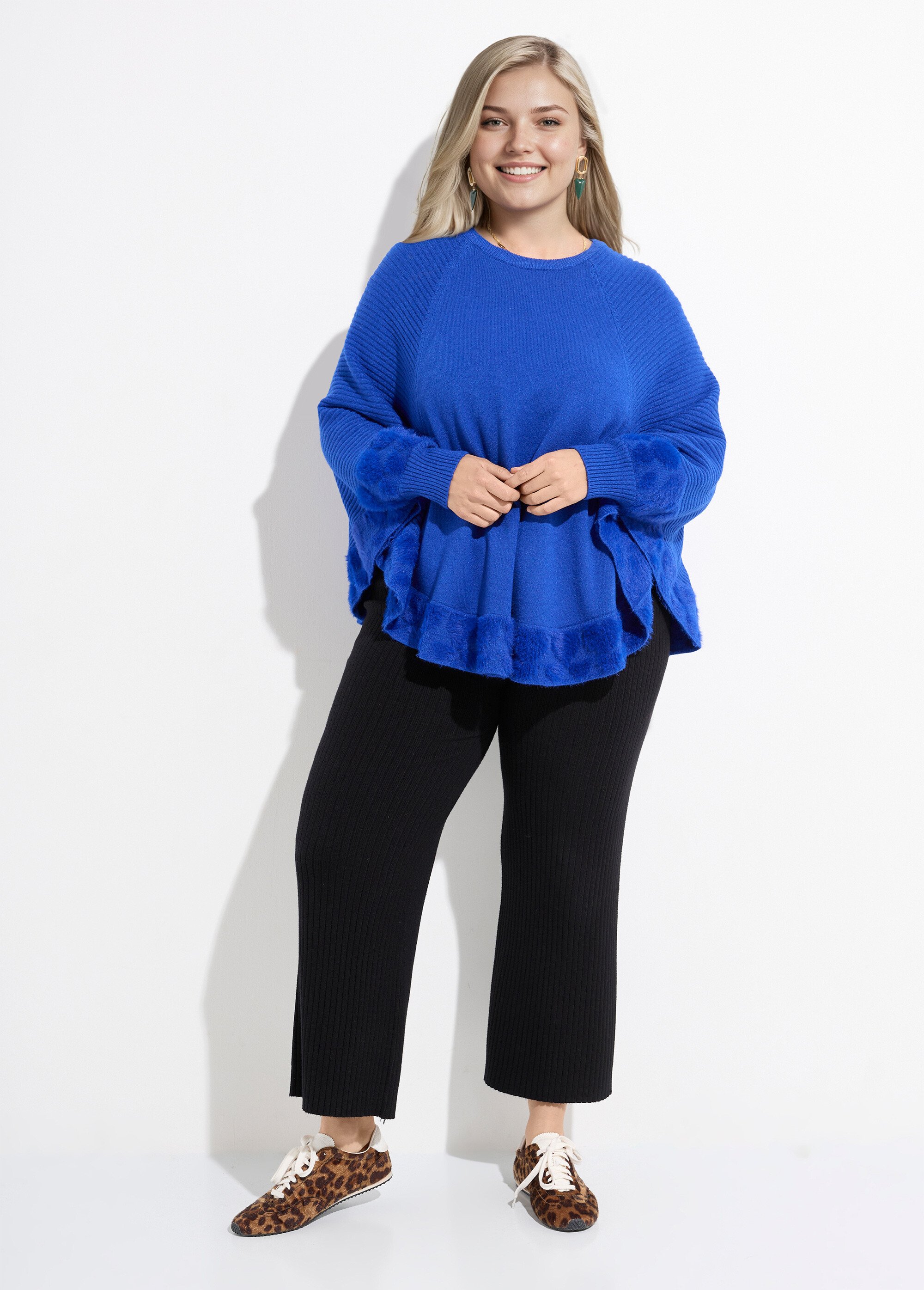 Pull cape maille détails cœurs col rond Femme Grande Taille Bleu CHY-2264 SF1