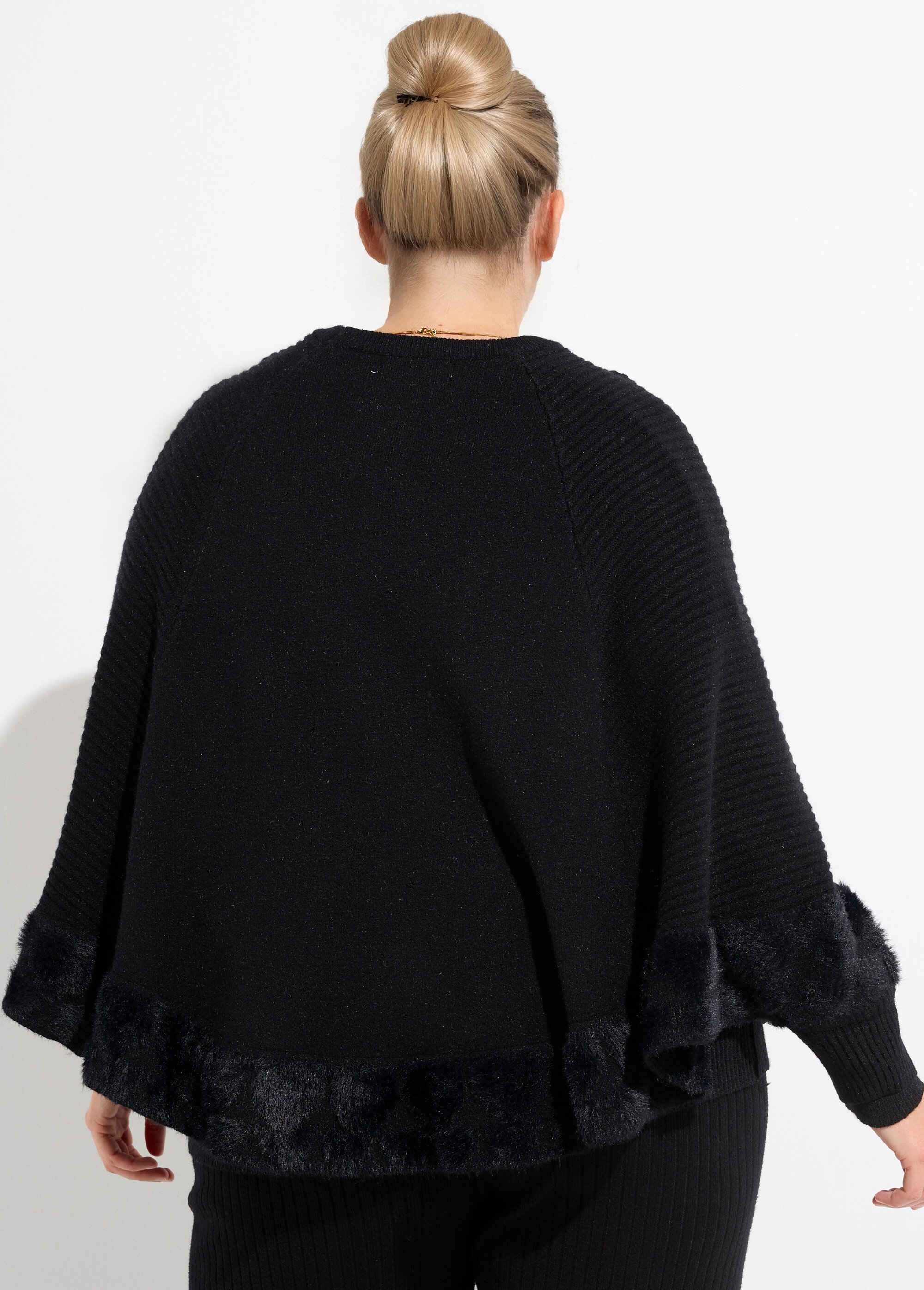 Poncho cape maille coeurs et col rond Femme Grande Taille Noir CHY-2264 DO1