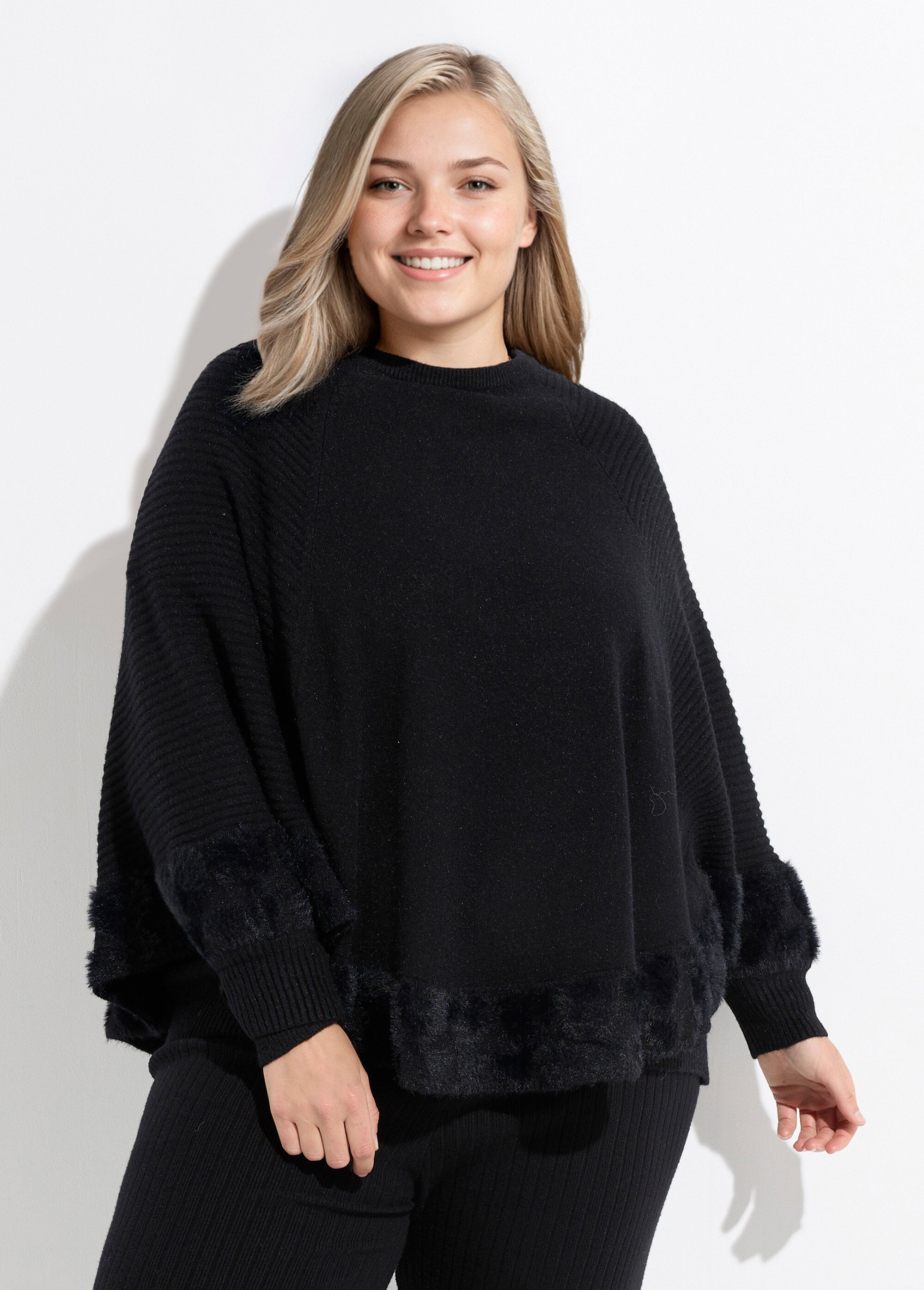 Poncho cape maille coeurs et col rond Femme Grande Taille Noir CHY-2264 FA1