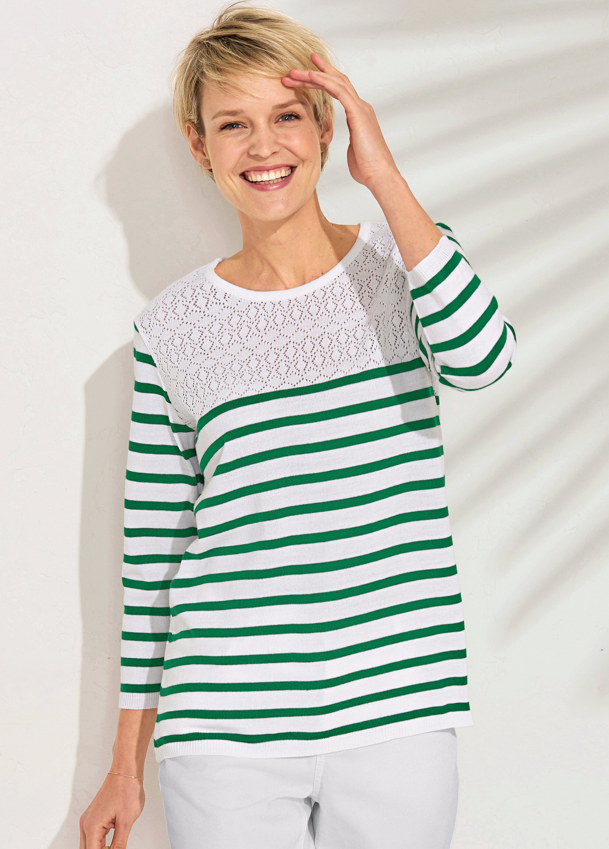 Pull rayé avec maille ajourée col rond