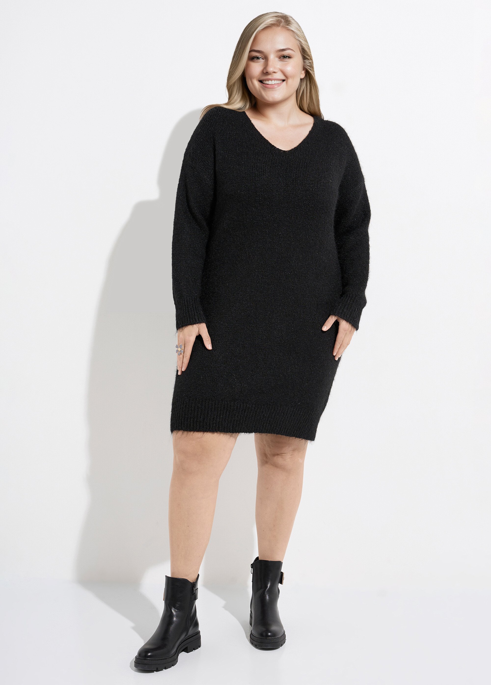 Robe pull longue en laine avec col V Femme Grande Taille Noir CHY-AE3671 FA1