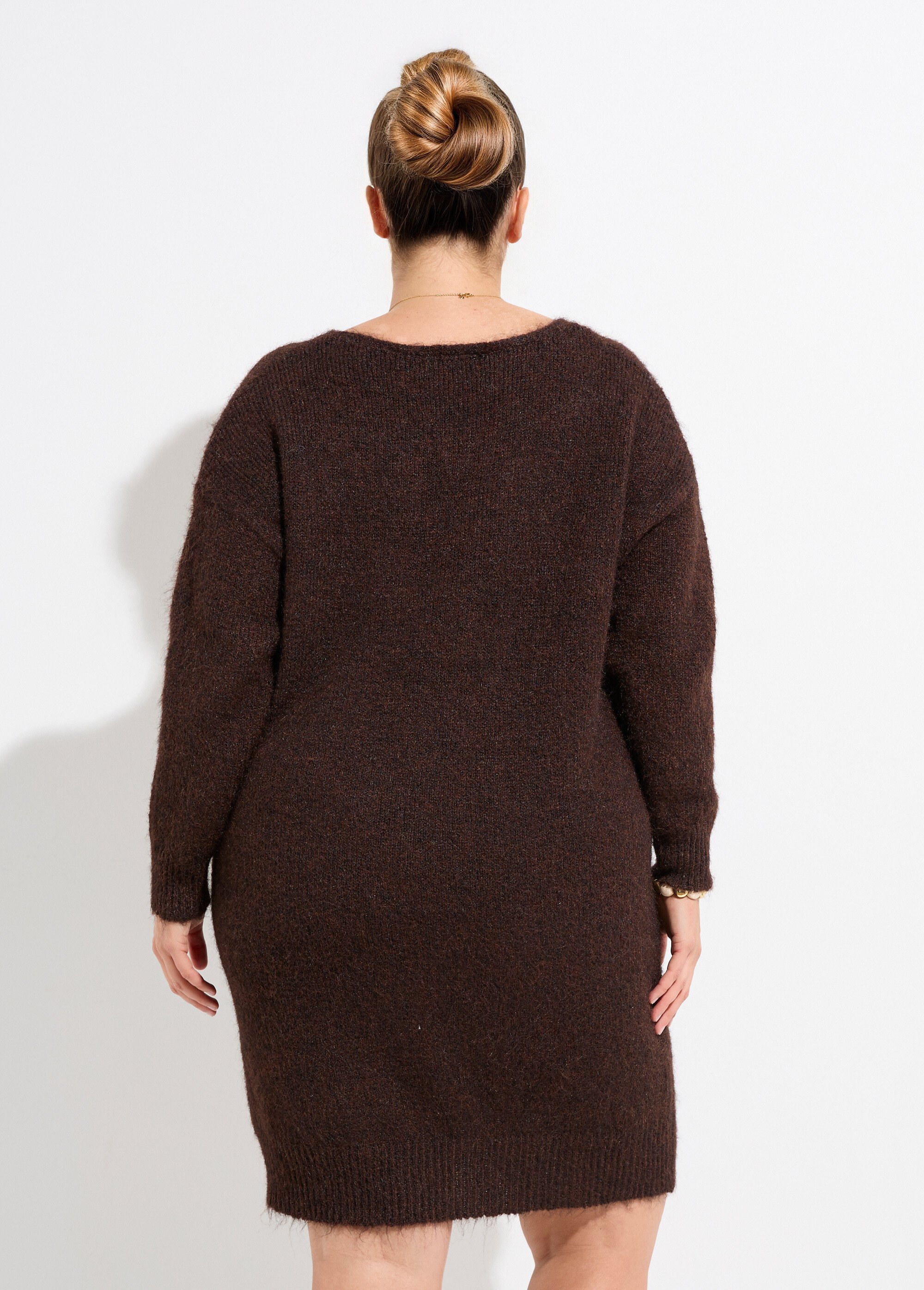 Robe pull longue en laine avec col V Femme Grande Taille Marron CHY-AE3671 DO1