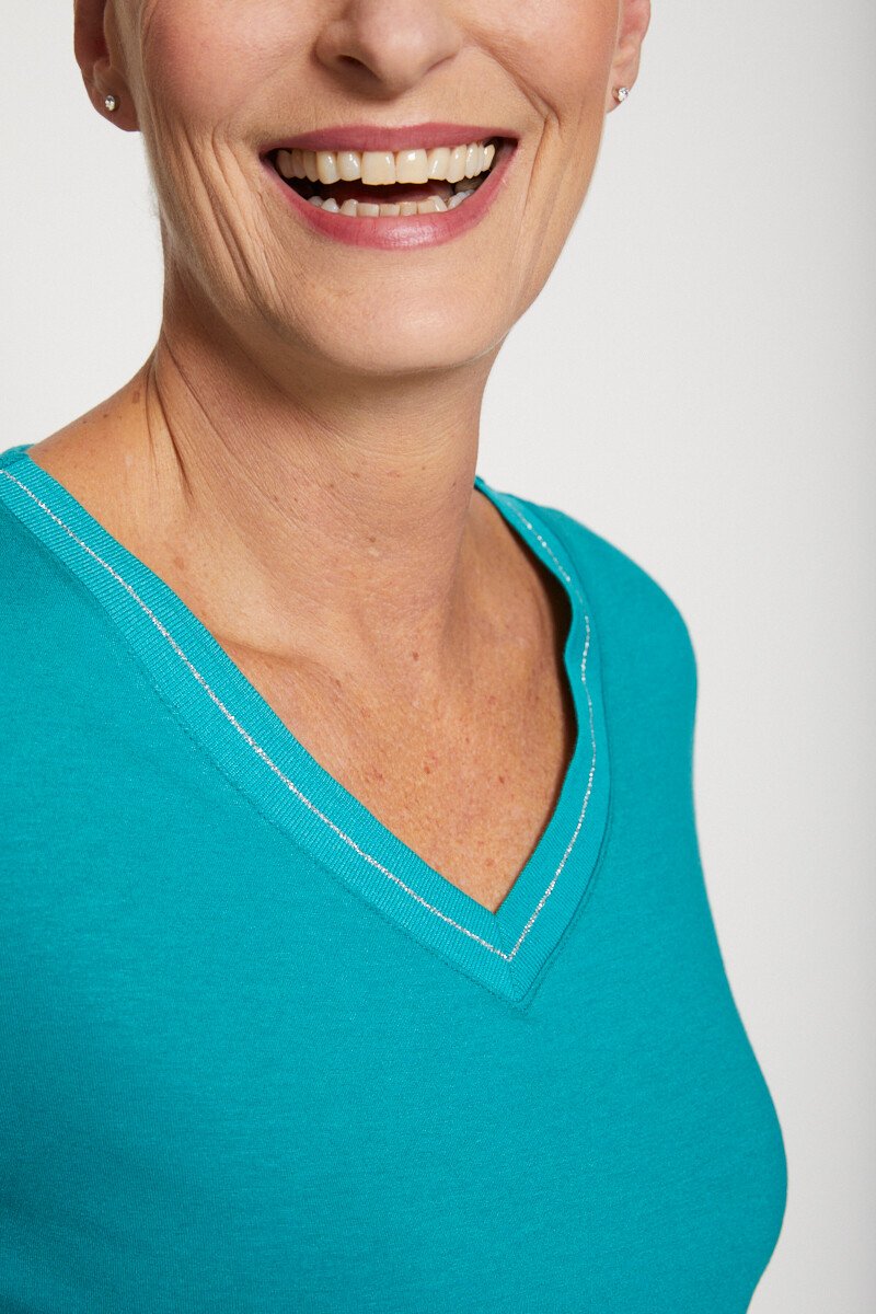 T-shirt jersey col V avec galon irisé