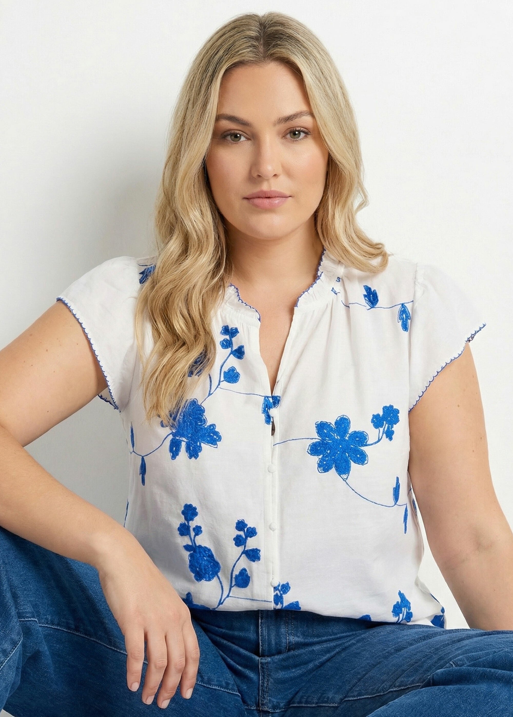 Chemisier broderies contrastantes fleurs Femme Grande Taille Blanc MA-M1111-2178 MV1