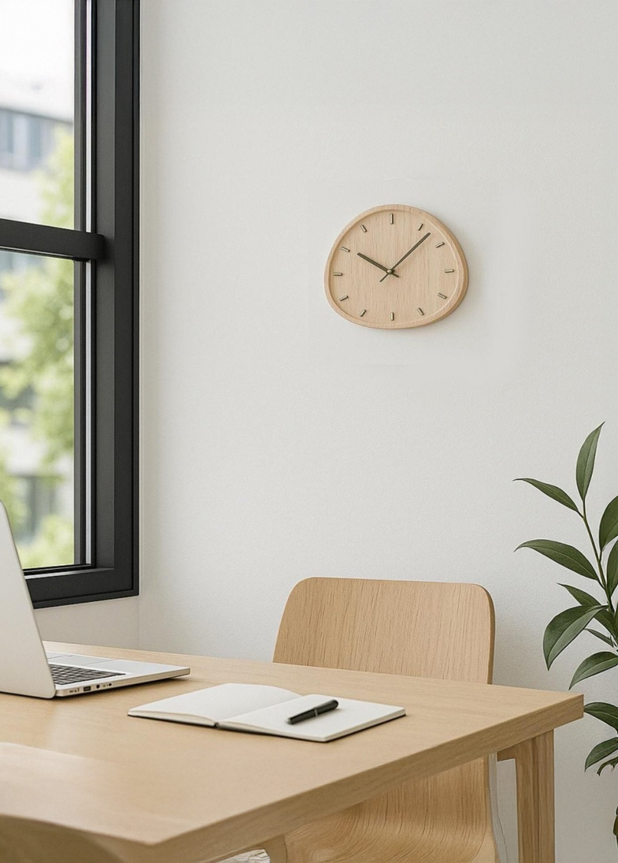 Horloge forme organique, détails métal Beige NOR-23483 SI1