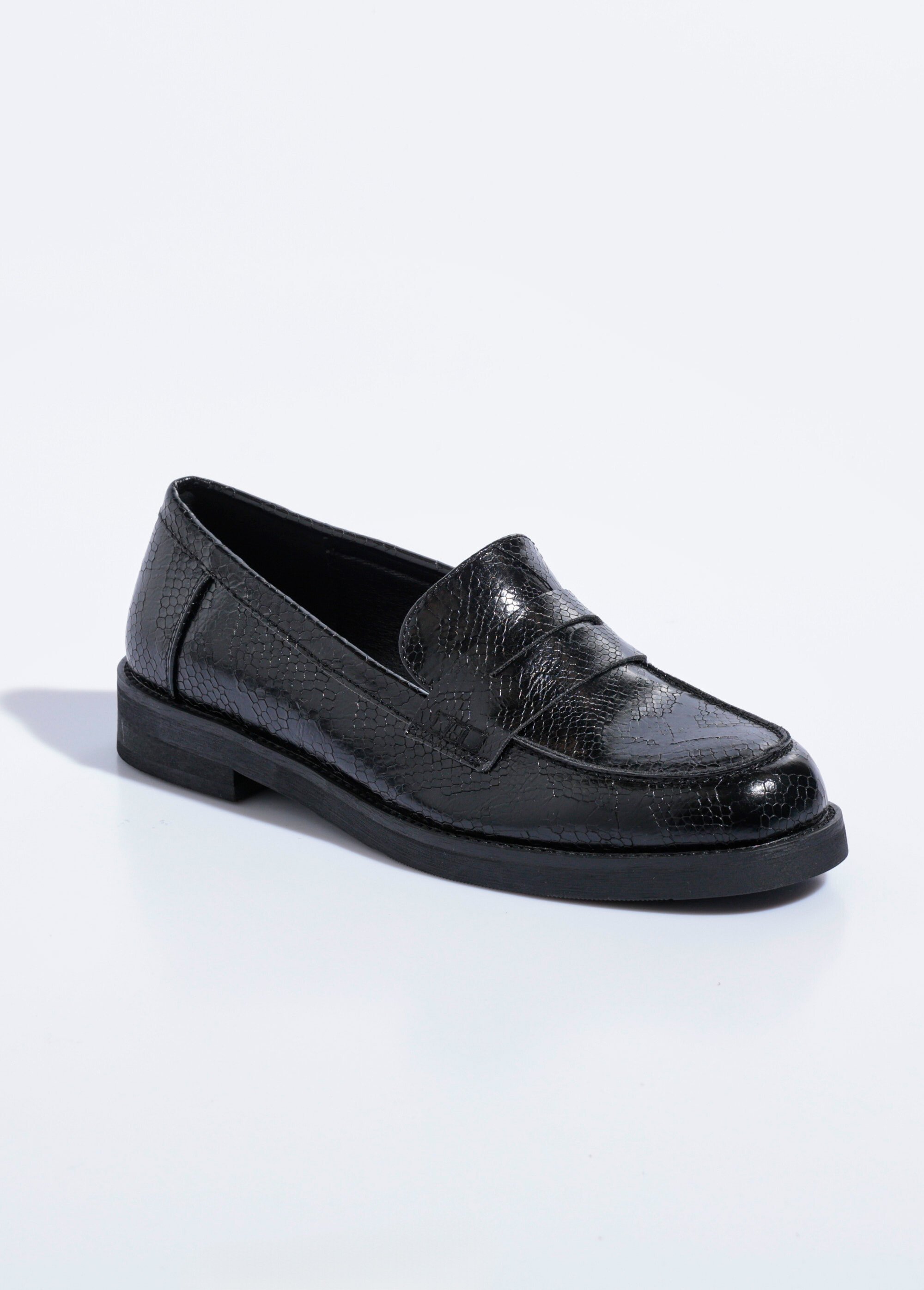 Mocassins aspect reptile petit talon Femme Noir SEA2190 FA1