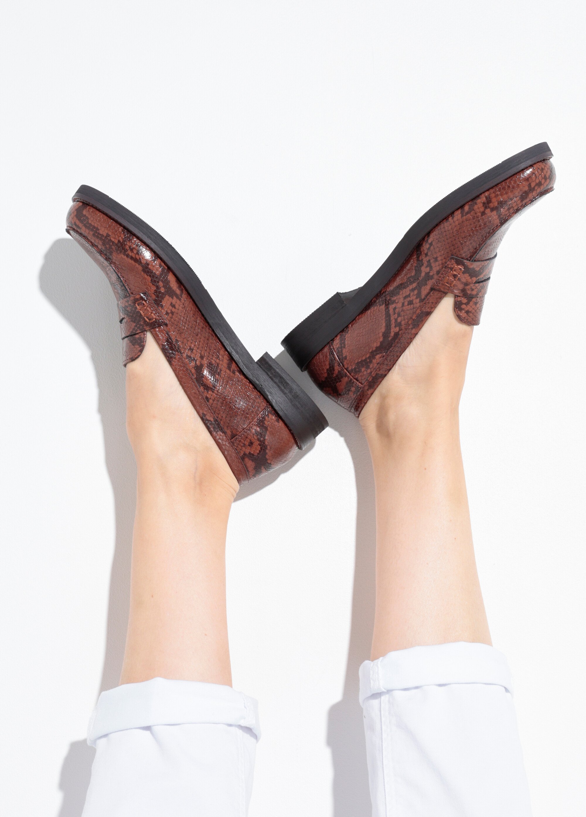 Mocassins aspect reptile petit talon Femme Marron SEA2190 SI1