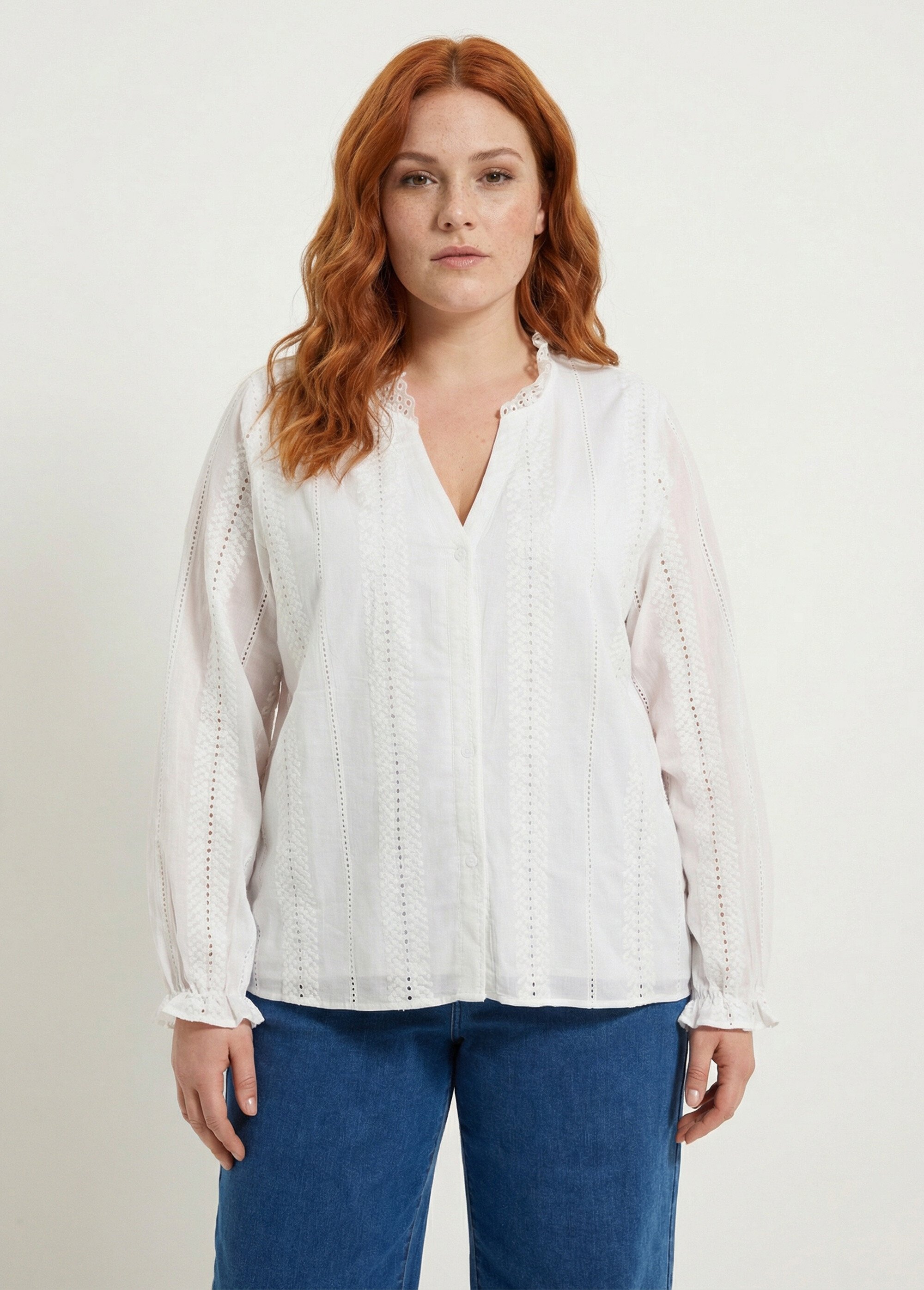 Chemisier broderie anglaise et col V Femme Grande Taille Blanc MA-M232-1620 FA1