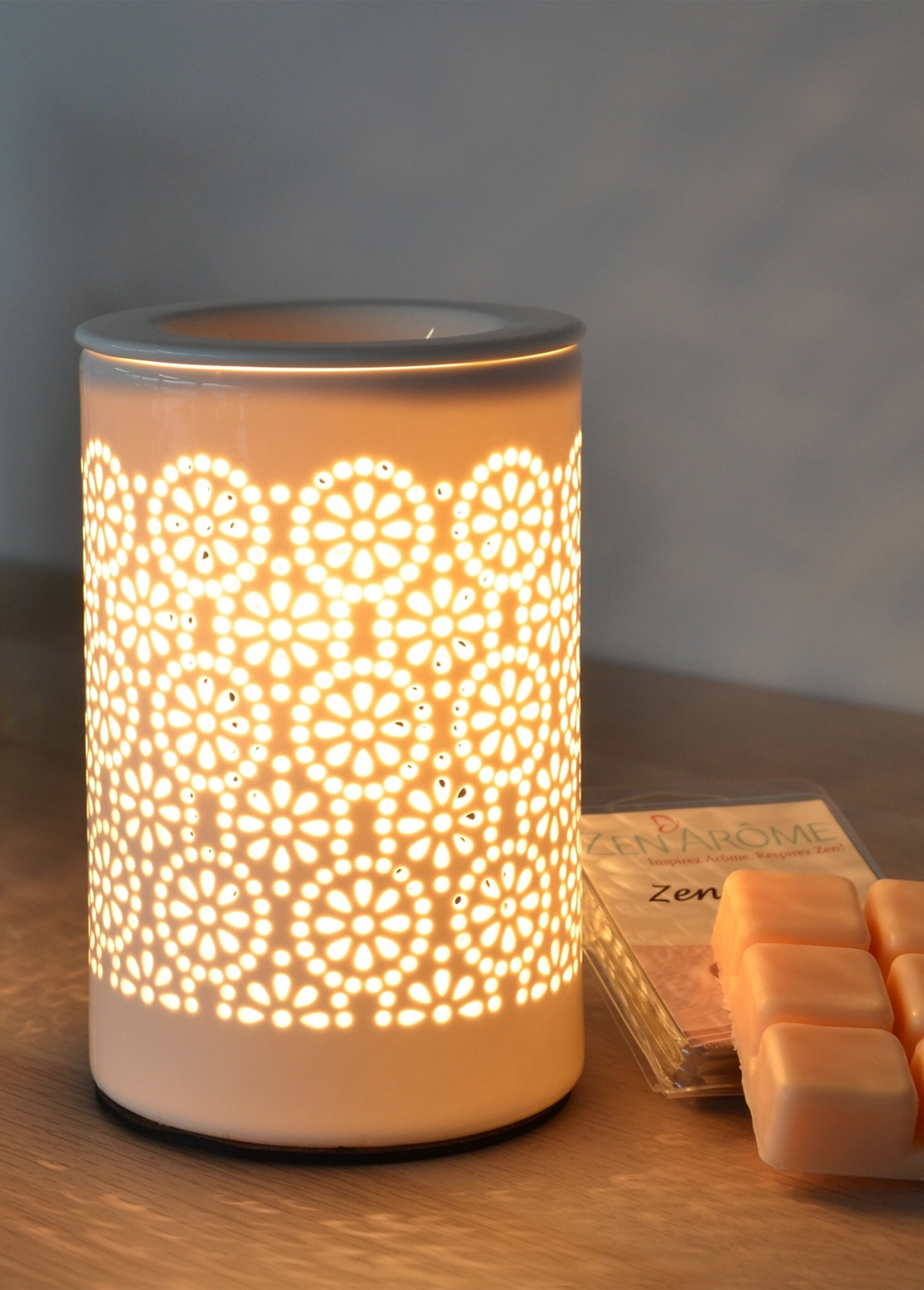 Diffuseur de parfum, motif rosaces Blanc ZENCALORYA4 DE1