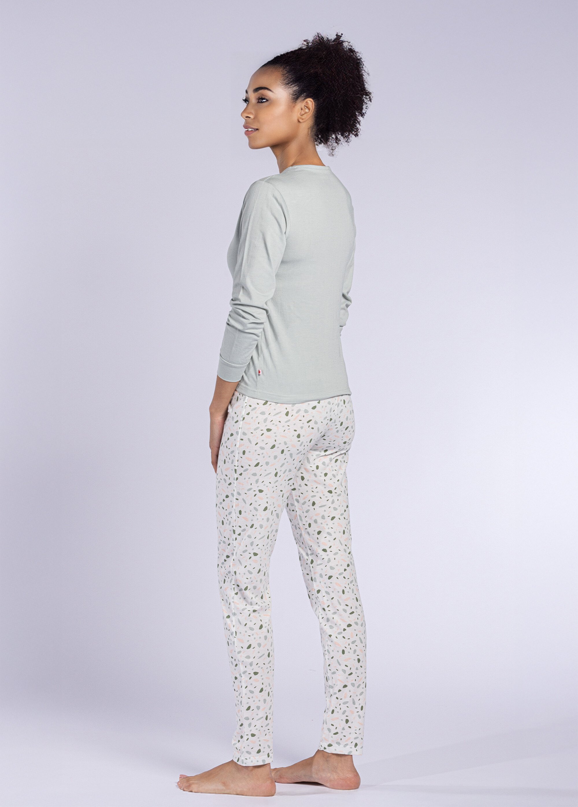 Pyjama motif manches longues col rond