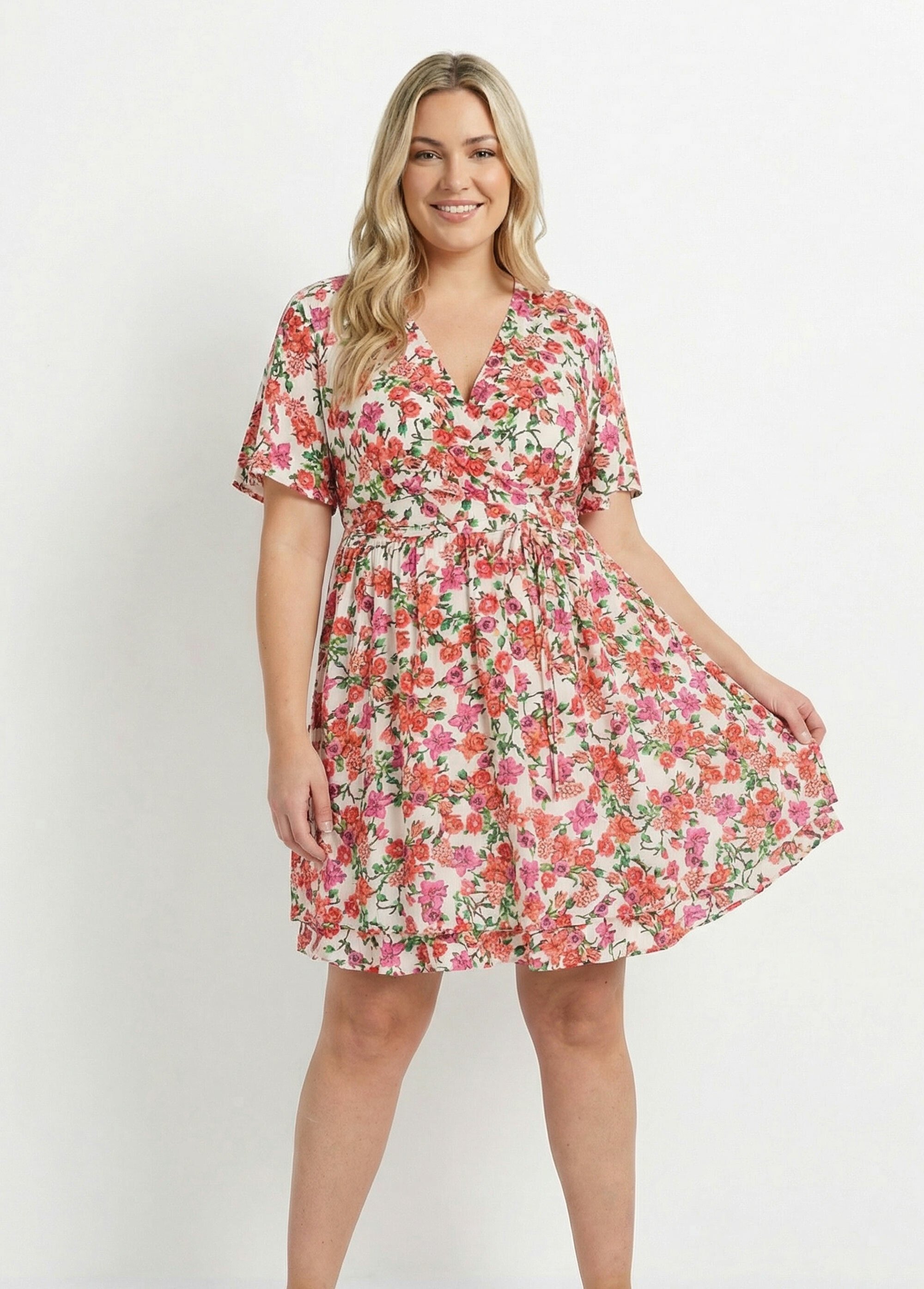 Robe courte cache coeur motif fleuri vif