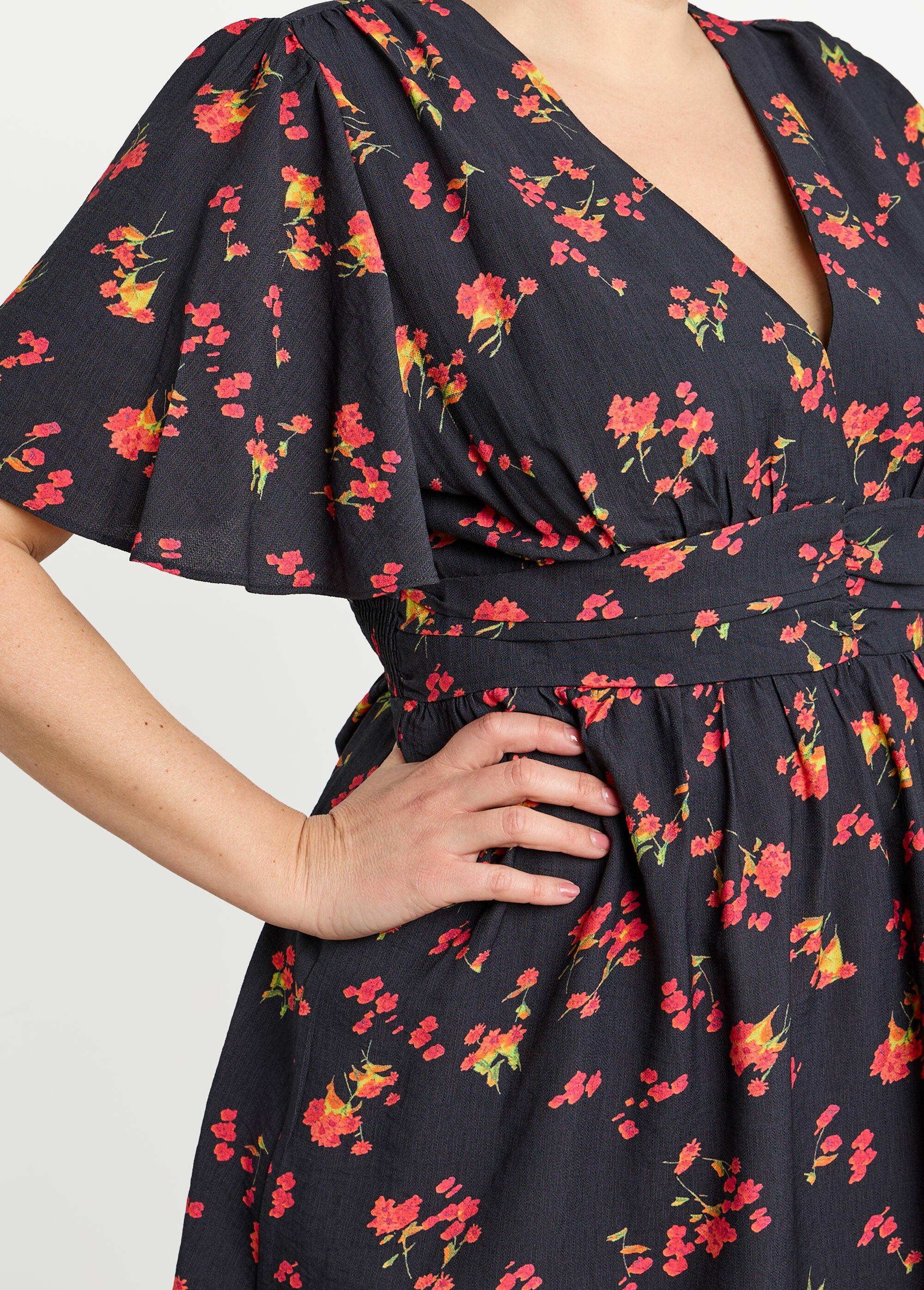 Robe courte, imprimé bouquets de fleurs Femme Grande Taille Noir MA-1163-2579 DE1