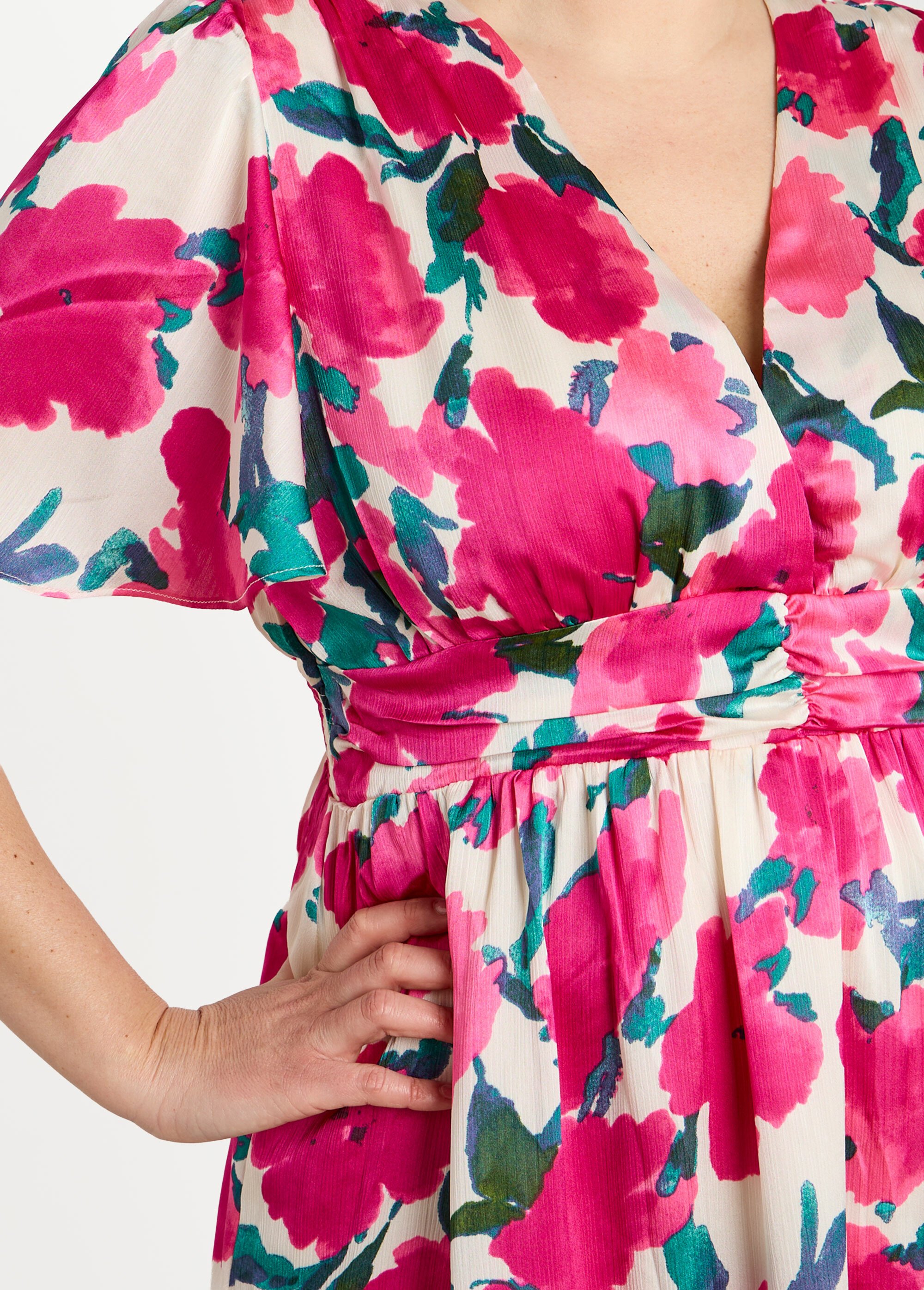 Robe courte satinée, motif arty fleuri