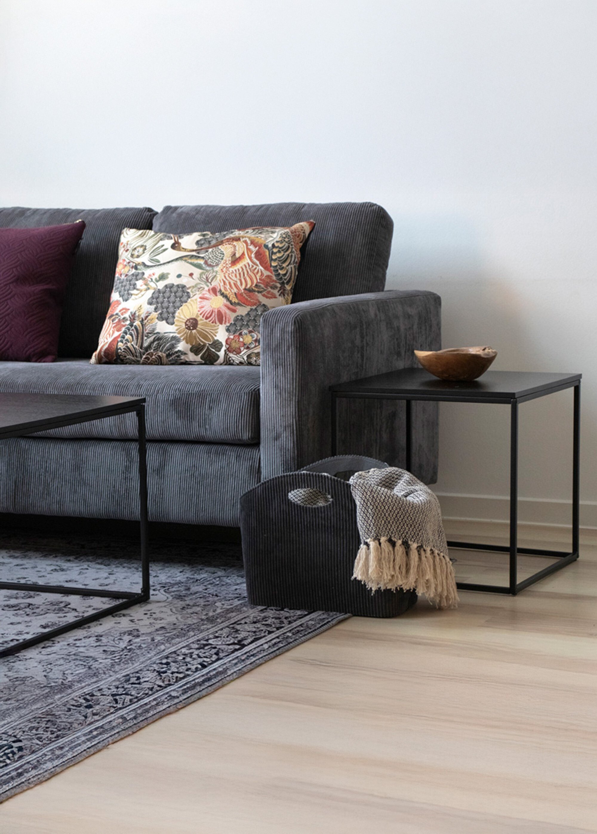 Table d’appoint carrée, piètement acier NOIR HN-2101400 SI3