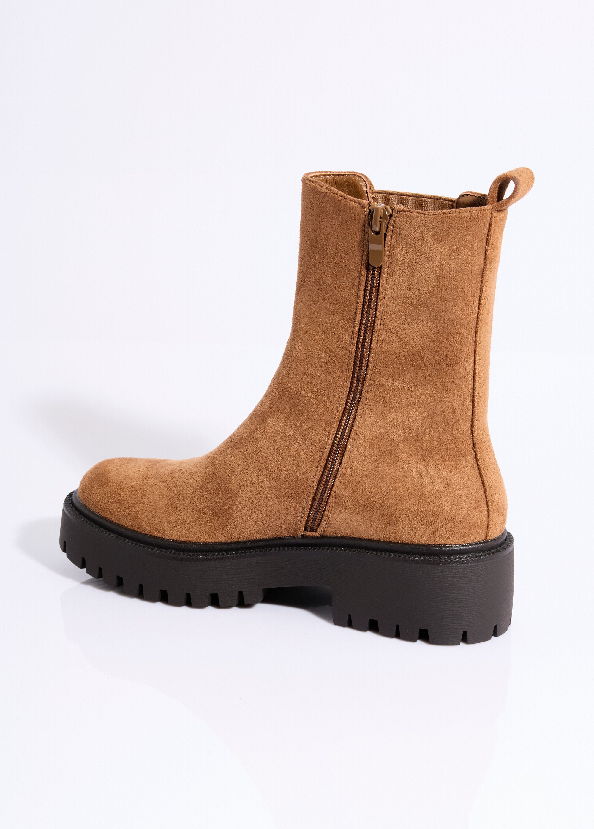 Boots Chelsea suédine avec clous métal Femme Marron COVY2323 DO1