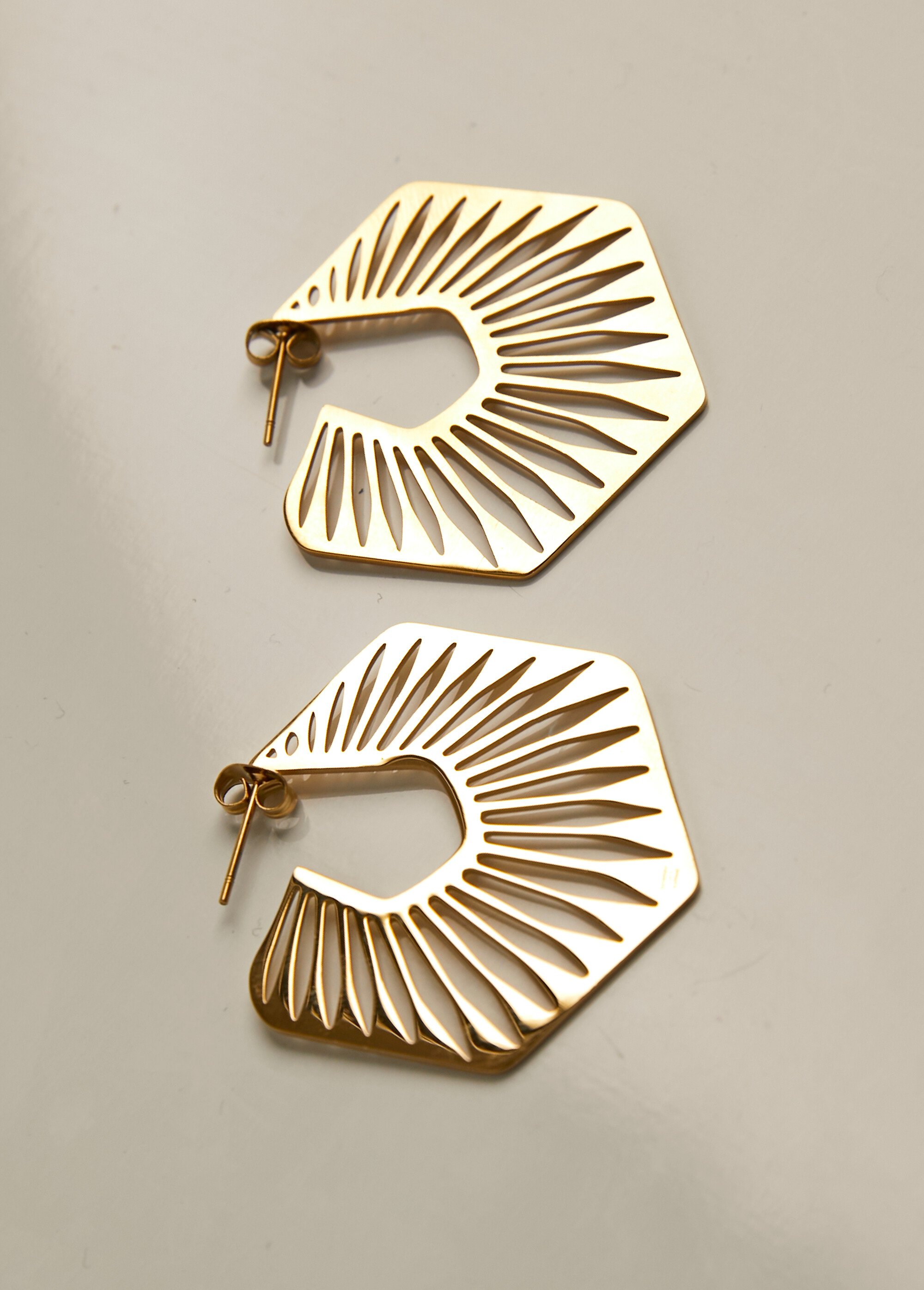 Boucles D'oreilles Géométriques En Métal Et Acier - Neuf Avec étiquettes