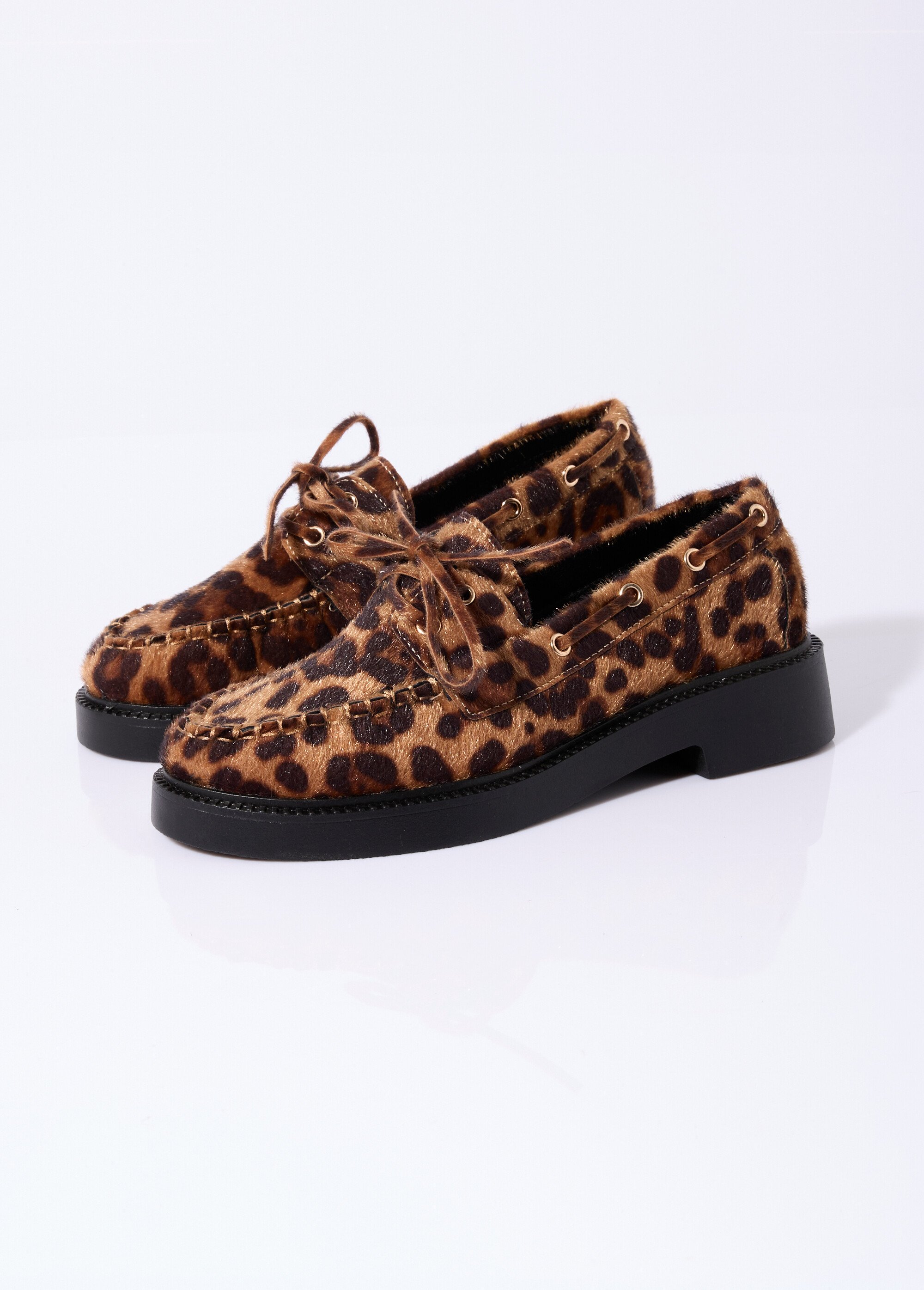 Mocassins en suédine avec oeillets métal Femme Noir COVQG8-062 DE1