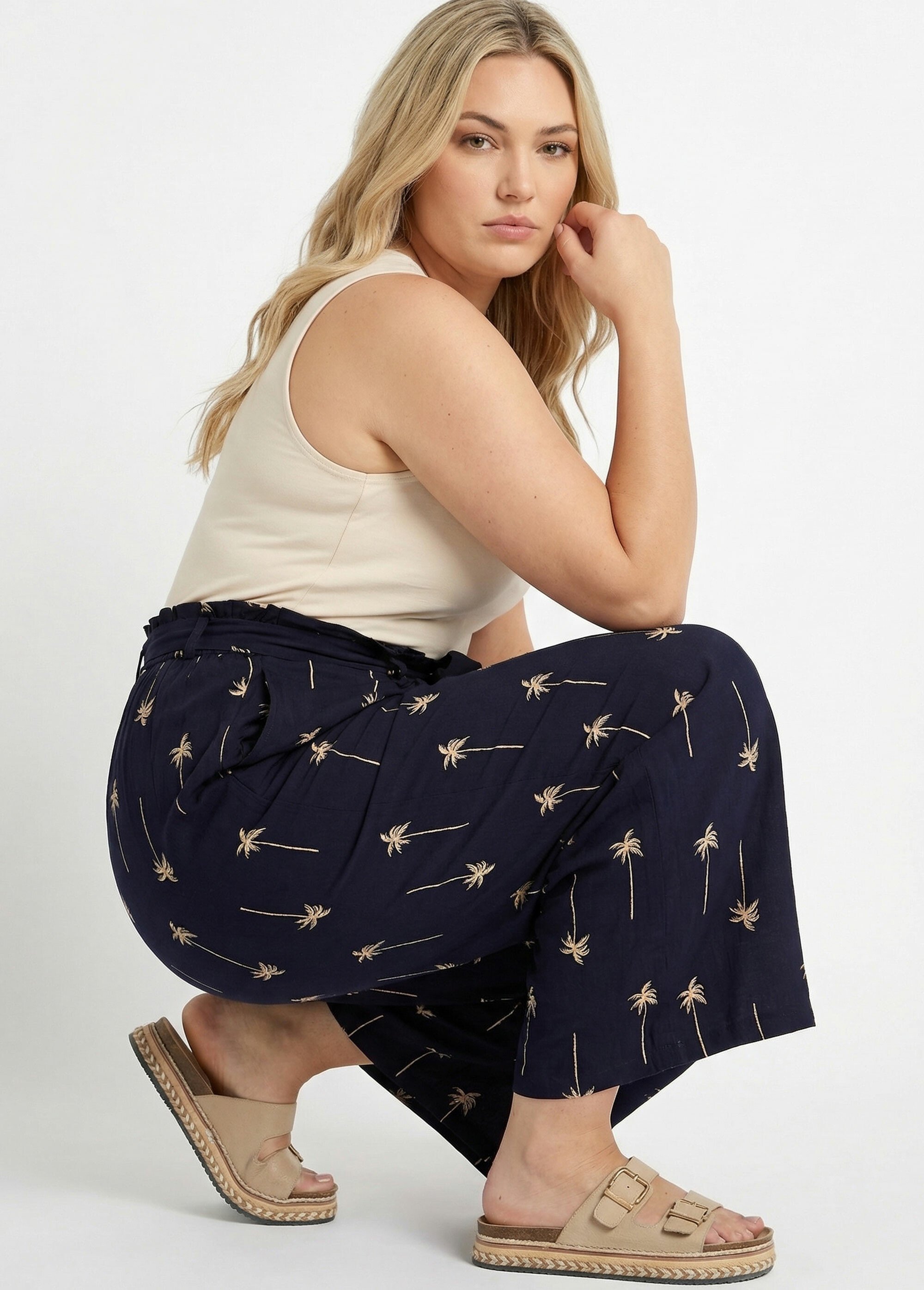 Pantalon large avec broderies palmiers