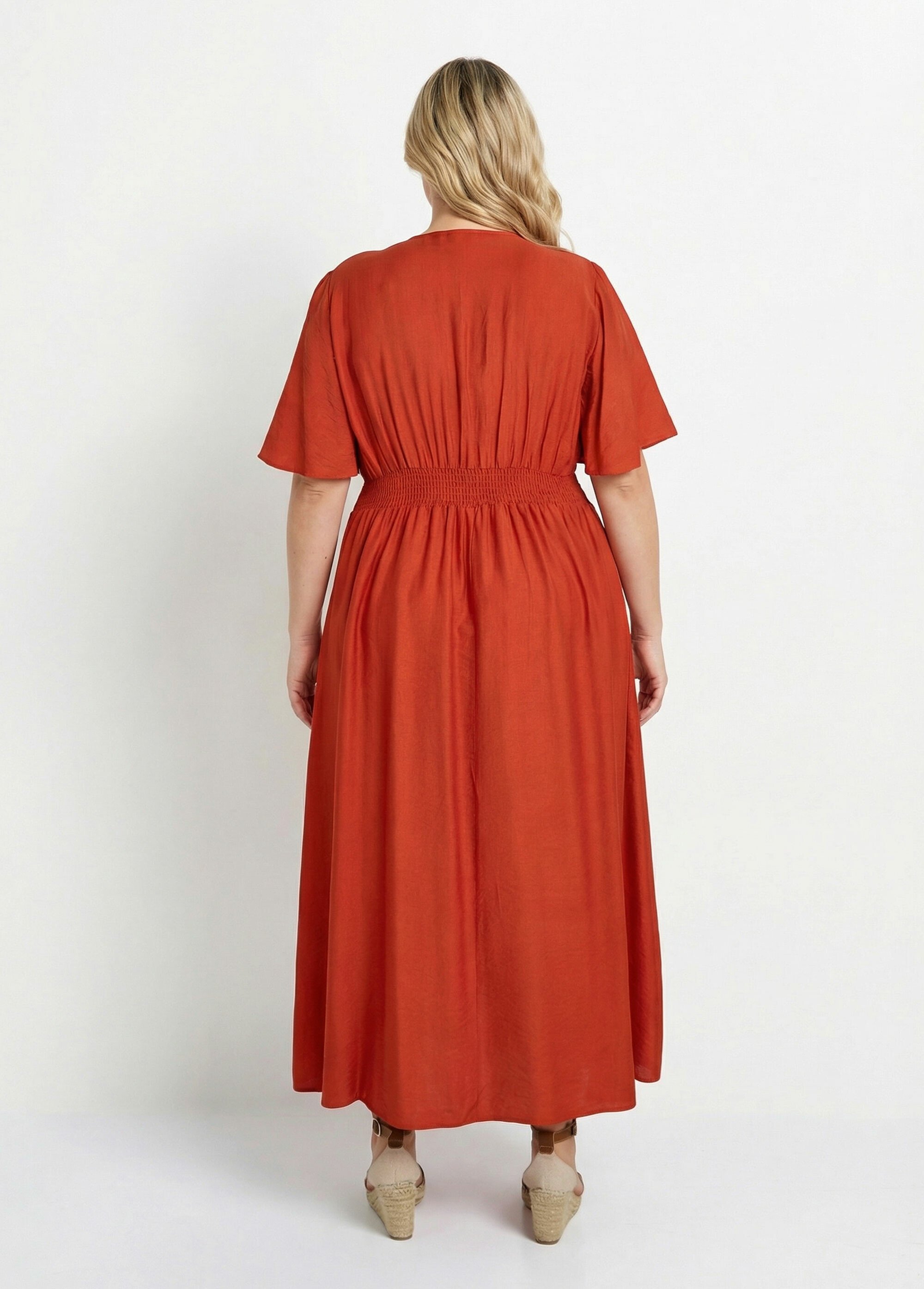 Robe longue taille haute plissée, col V