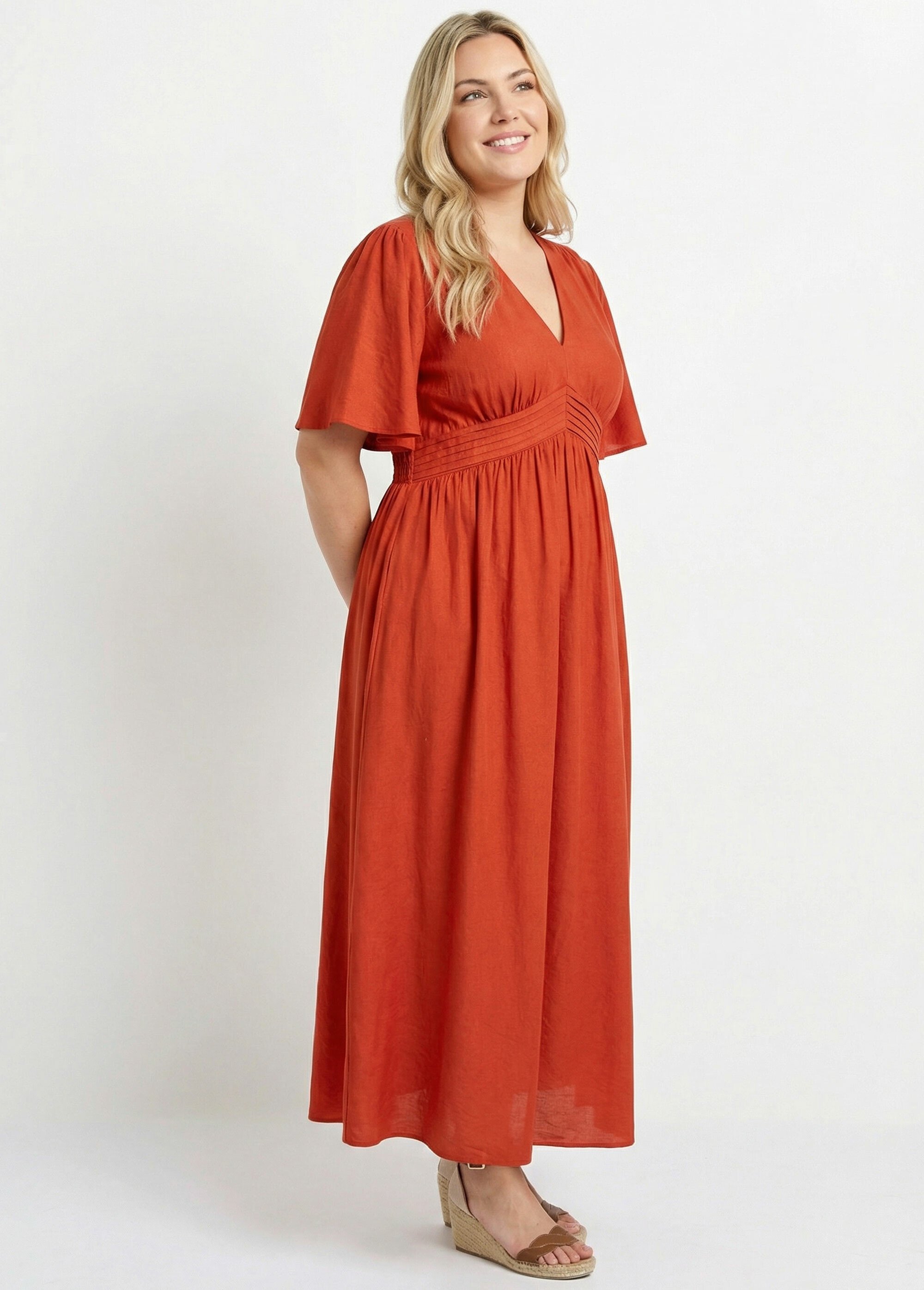 Robe longue taille haute plissée, col V
