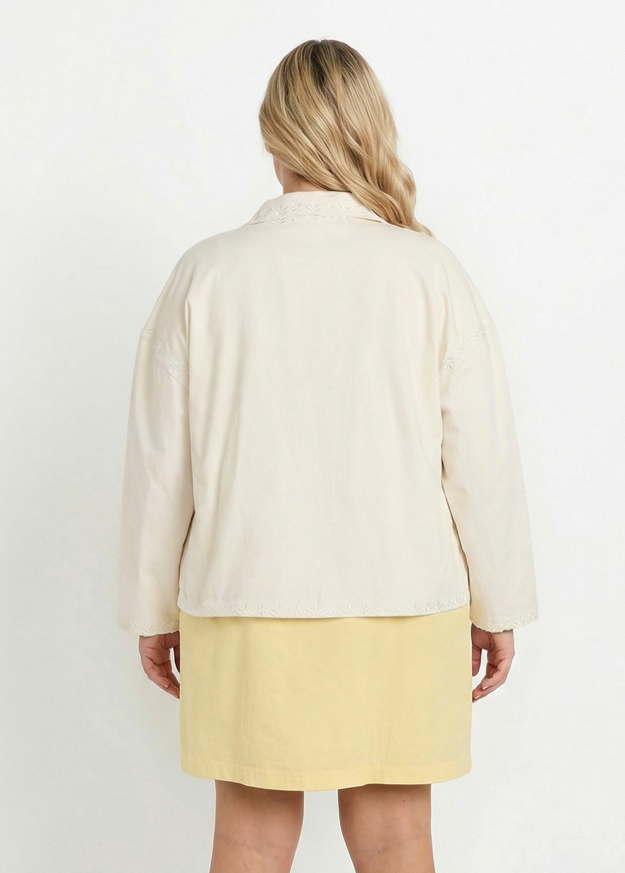 Veste twill, détails brodés motif fleurs