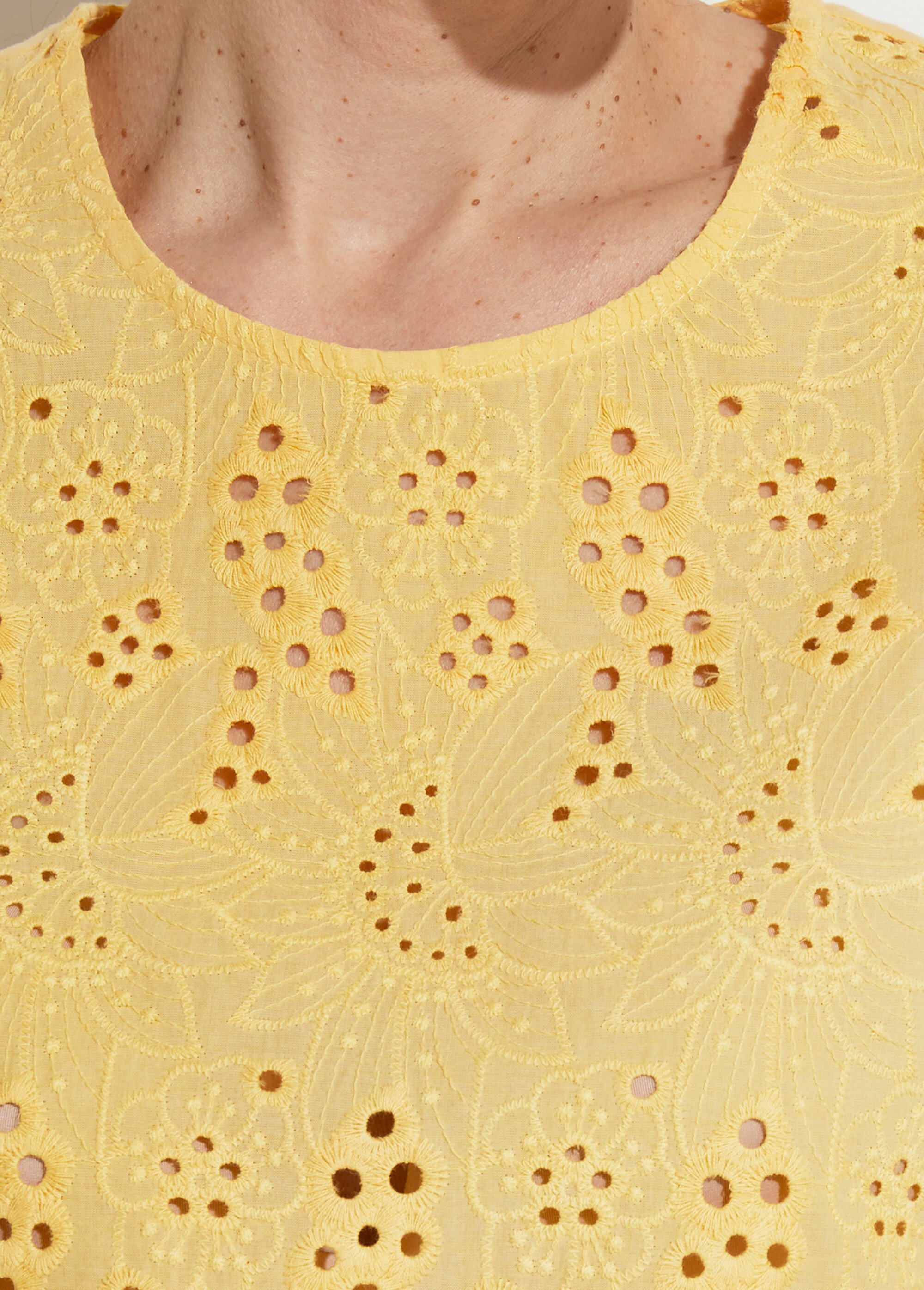 Blouse en broderie anglaise