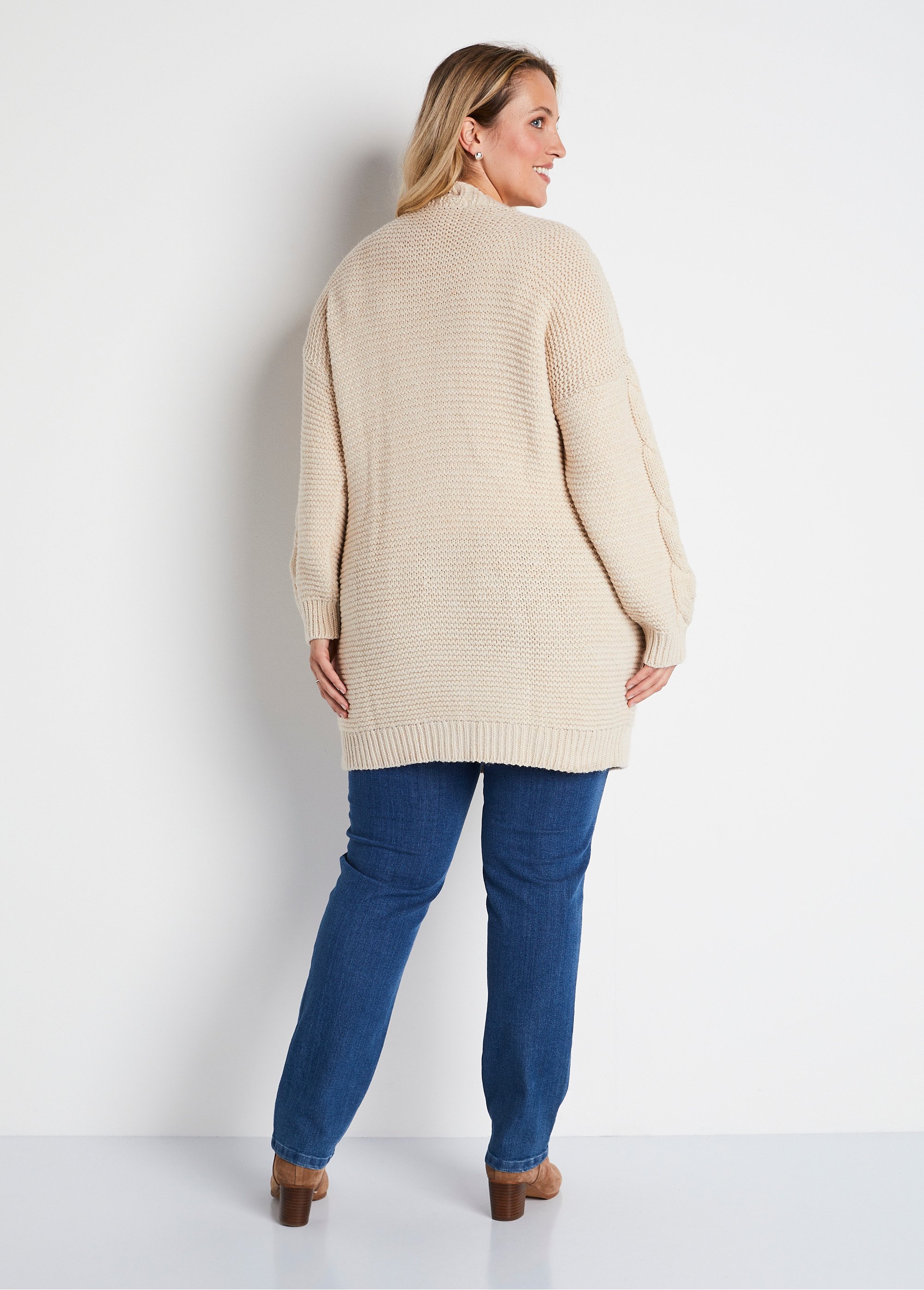 Long gilet boutonné en maille fantaisie