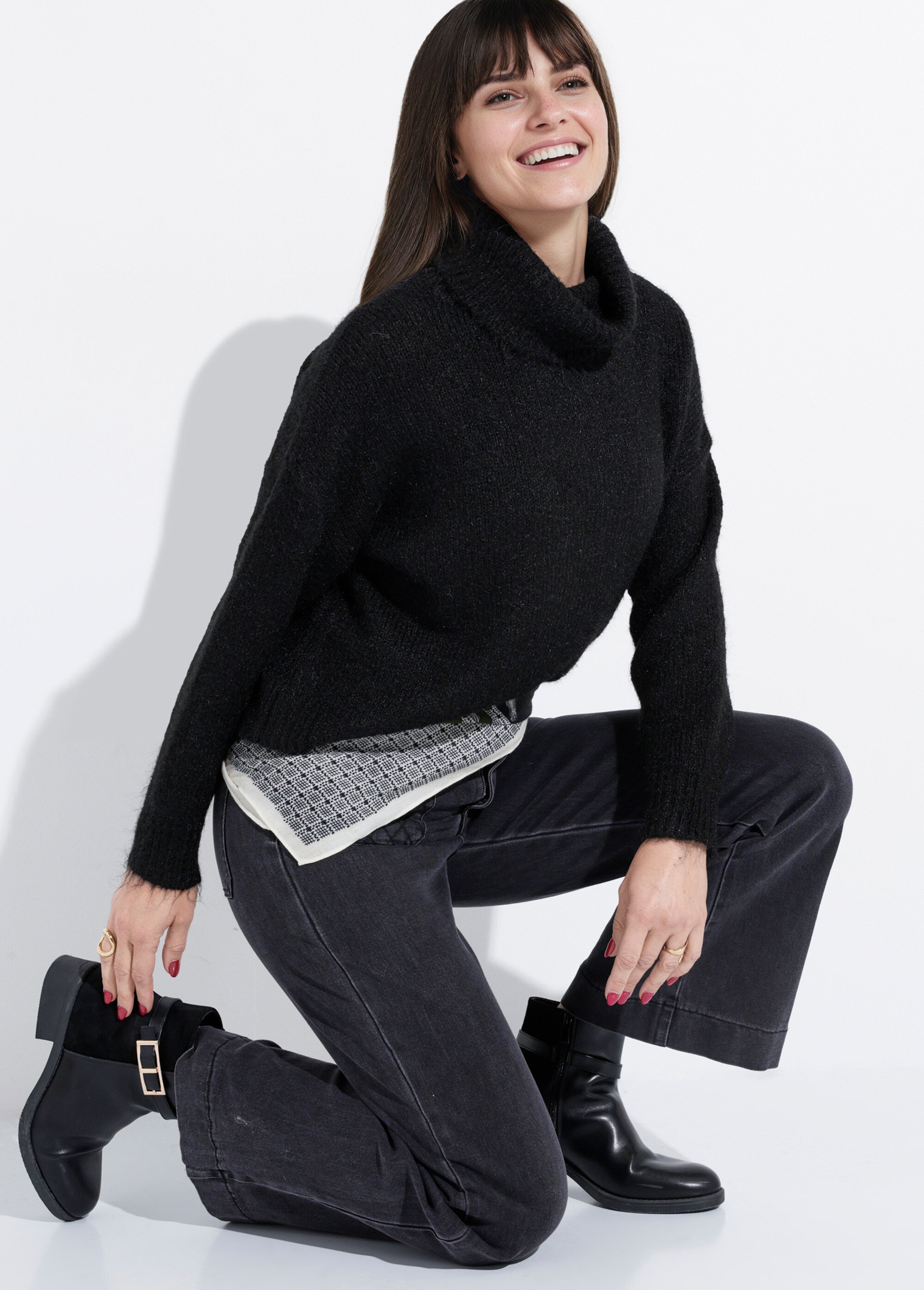 Pull col roulé en maille épaisse Femme Noir IA-PL91 MV1