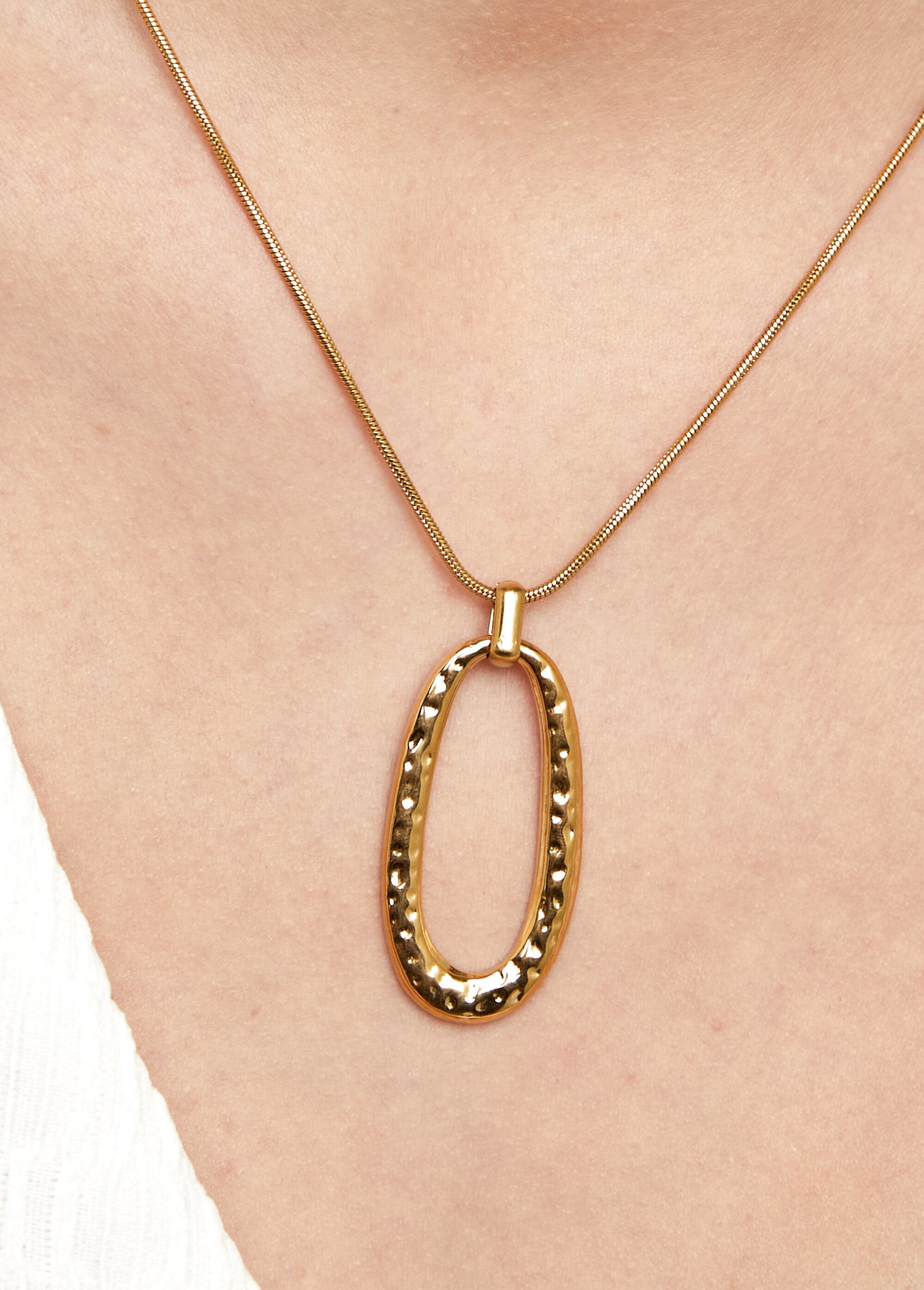 Collier pendentif ovale acier martelé Doré AE-COOVALE FA2