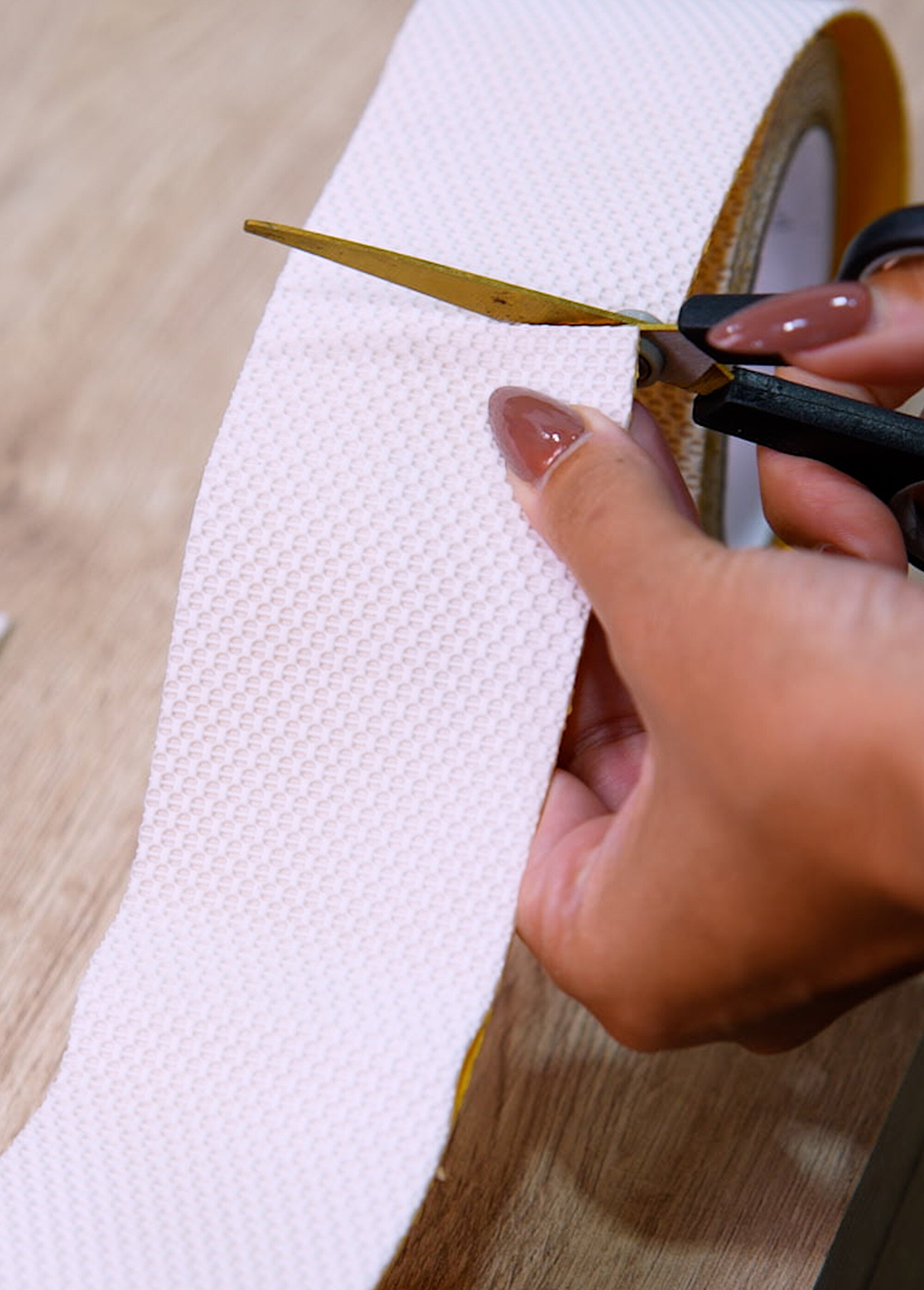 Ruban antiglisse découpable 3 m spécial tapis Blanc GANTOR DE4