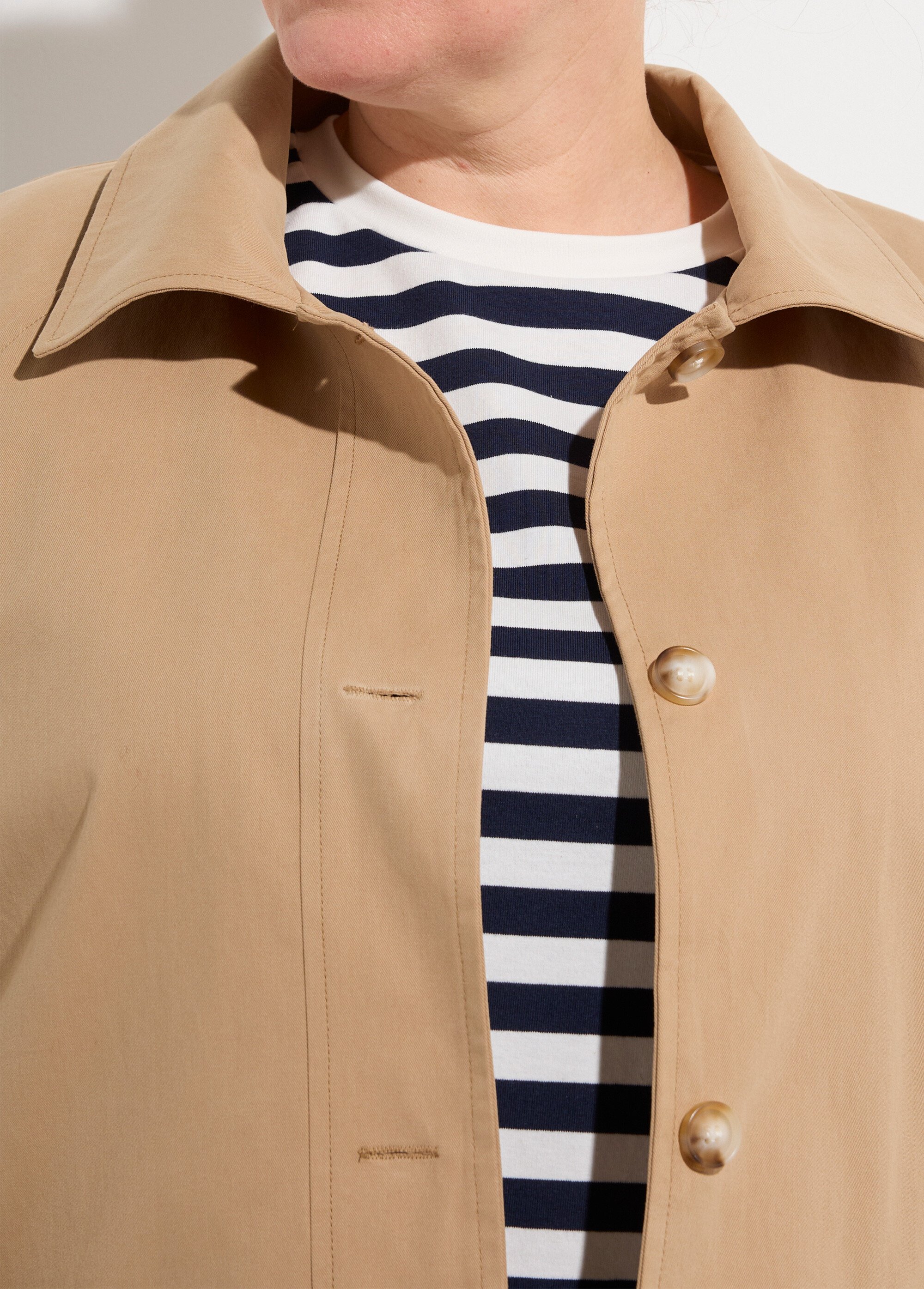 Trench court, doublure fantaisie Femme Grande Taille Beige IAC-AP-R6207 DE1