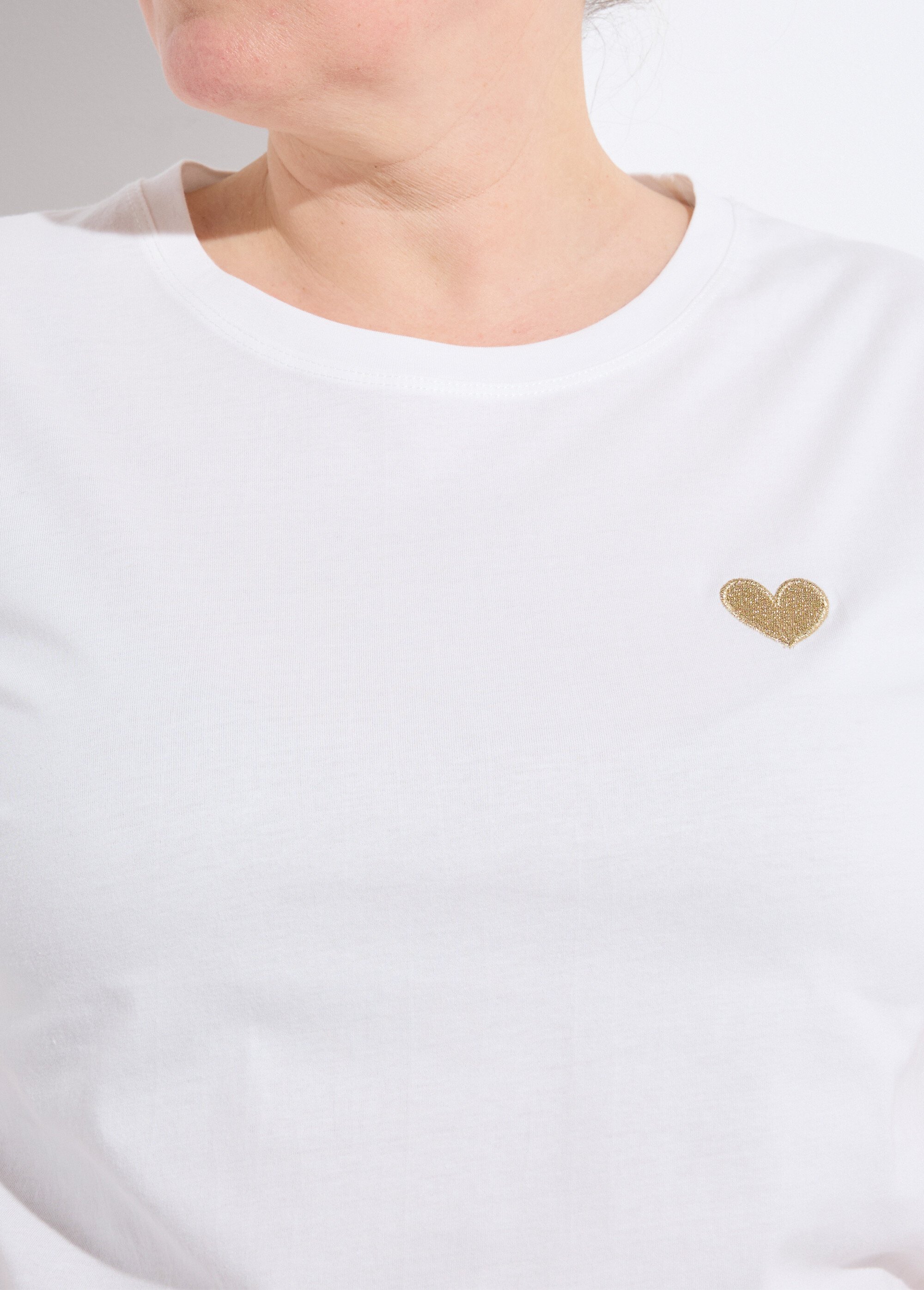 T-shirt col rond avec broderie coeur
