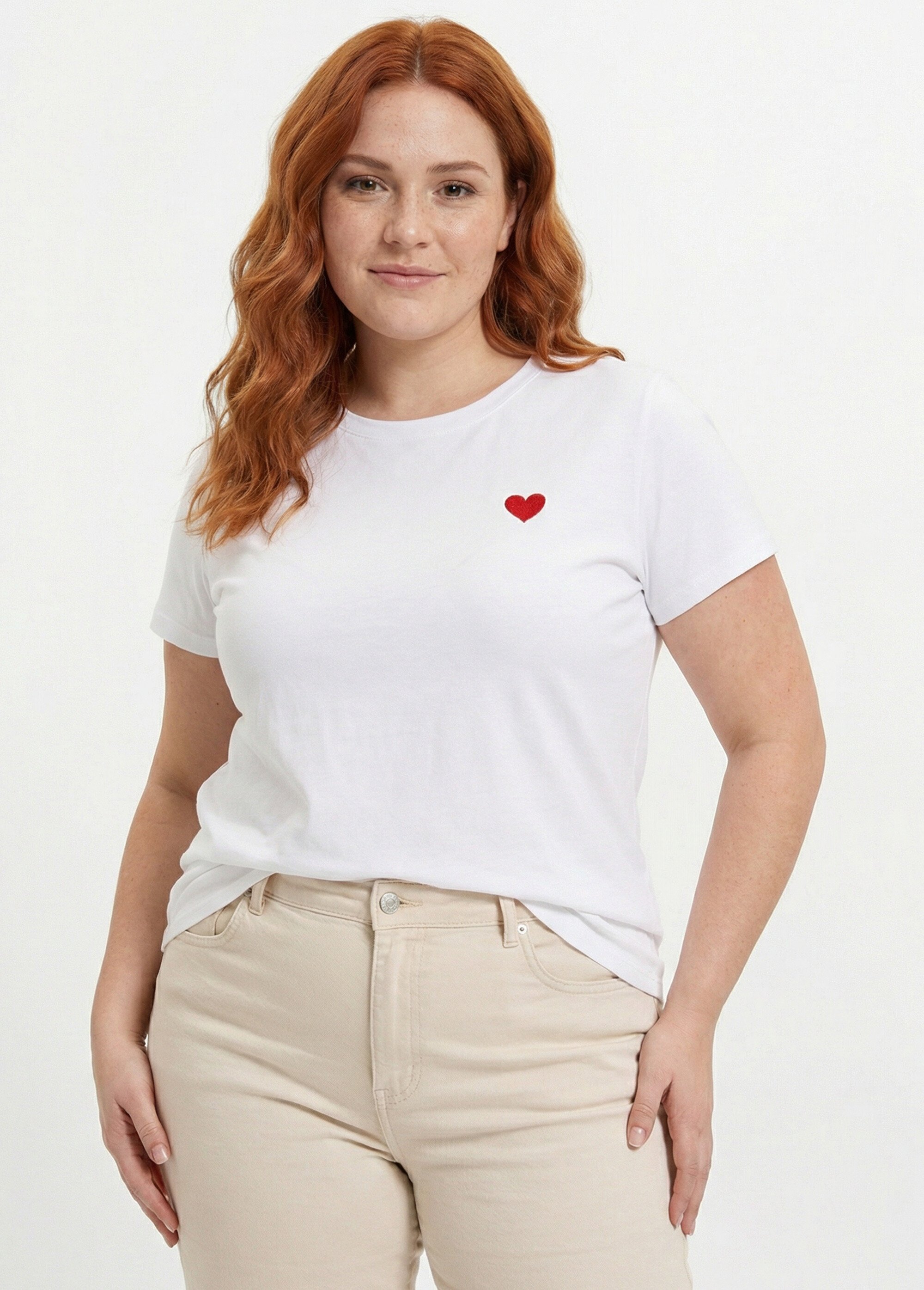 T-shirt col rond avec broderie coeur