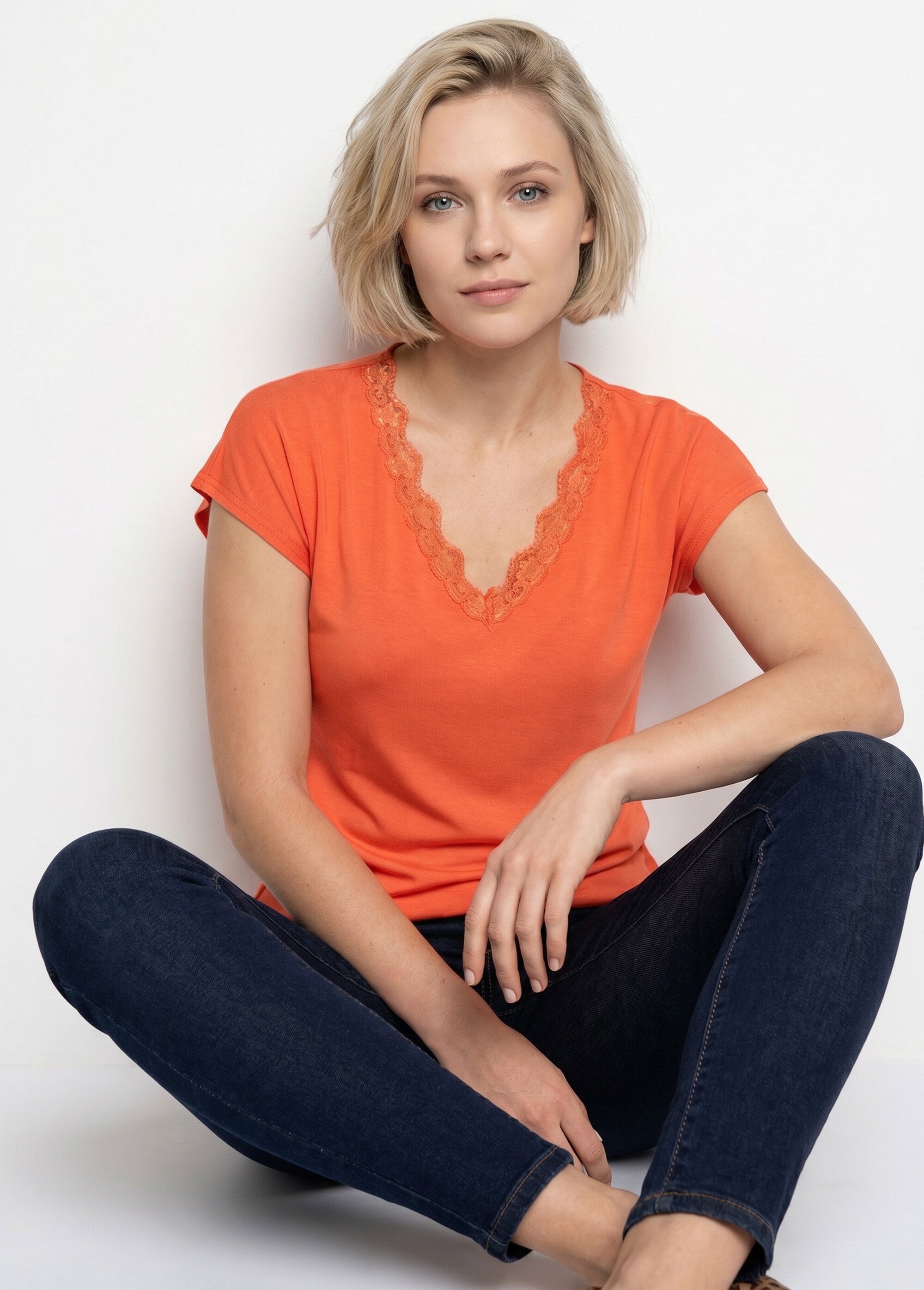 T-shirt court extensible dentelle