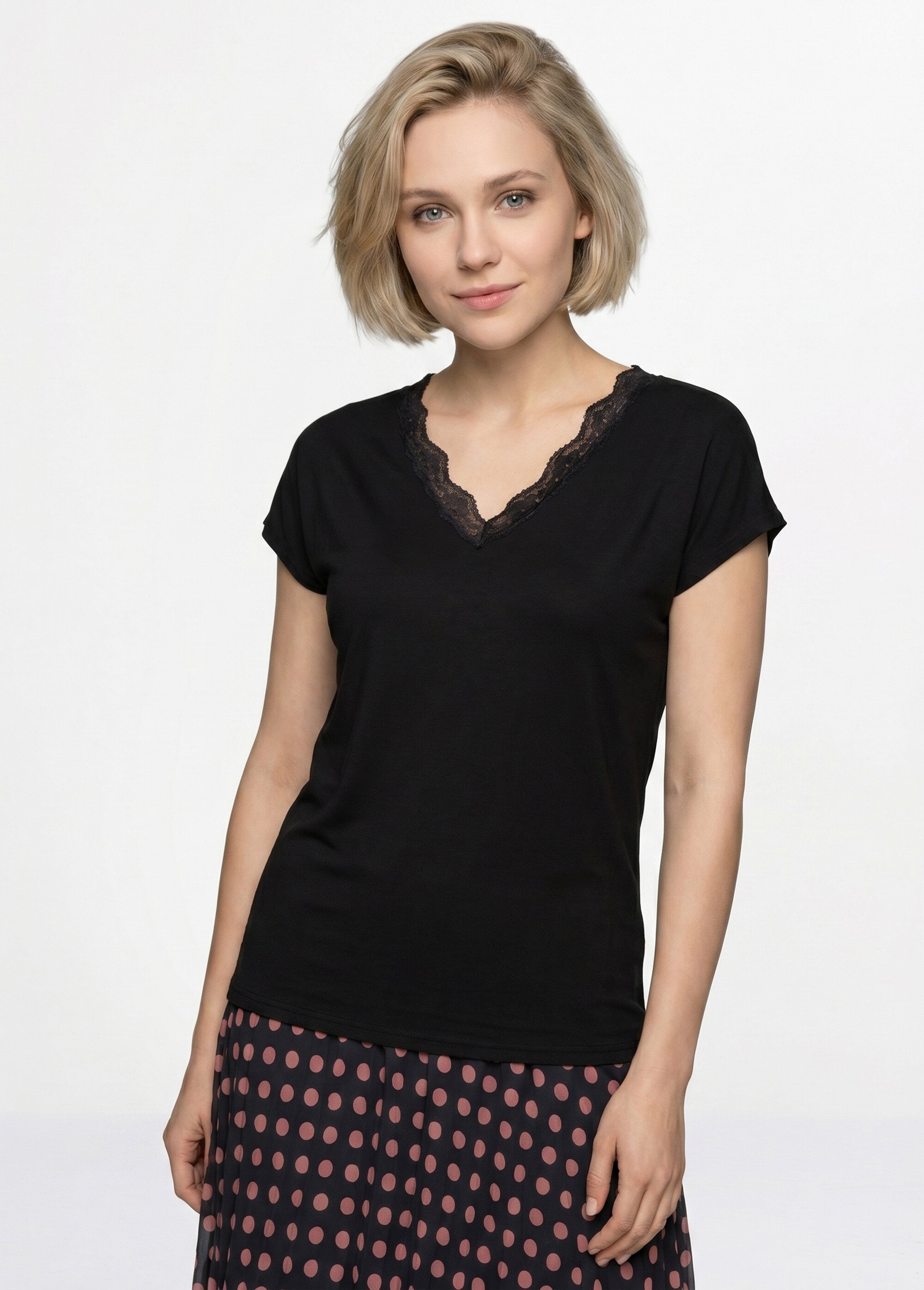 T-shirt court extensible dentelle Femme Noir CARACAS FA1