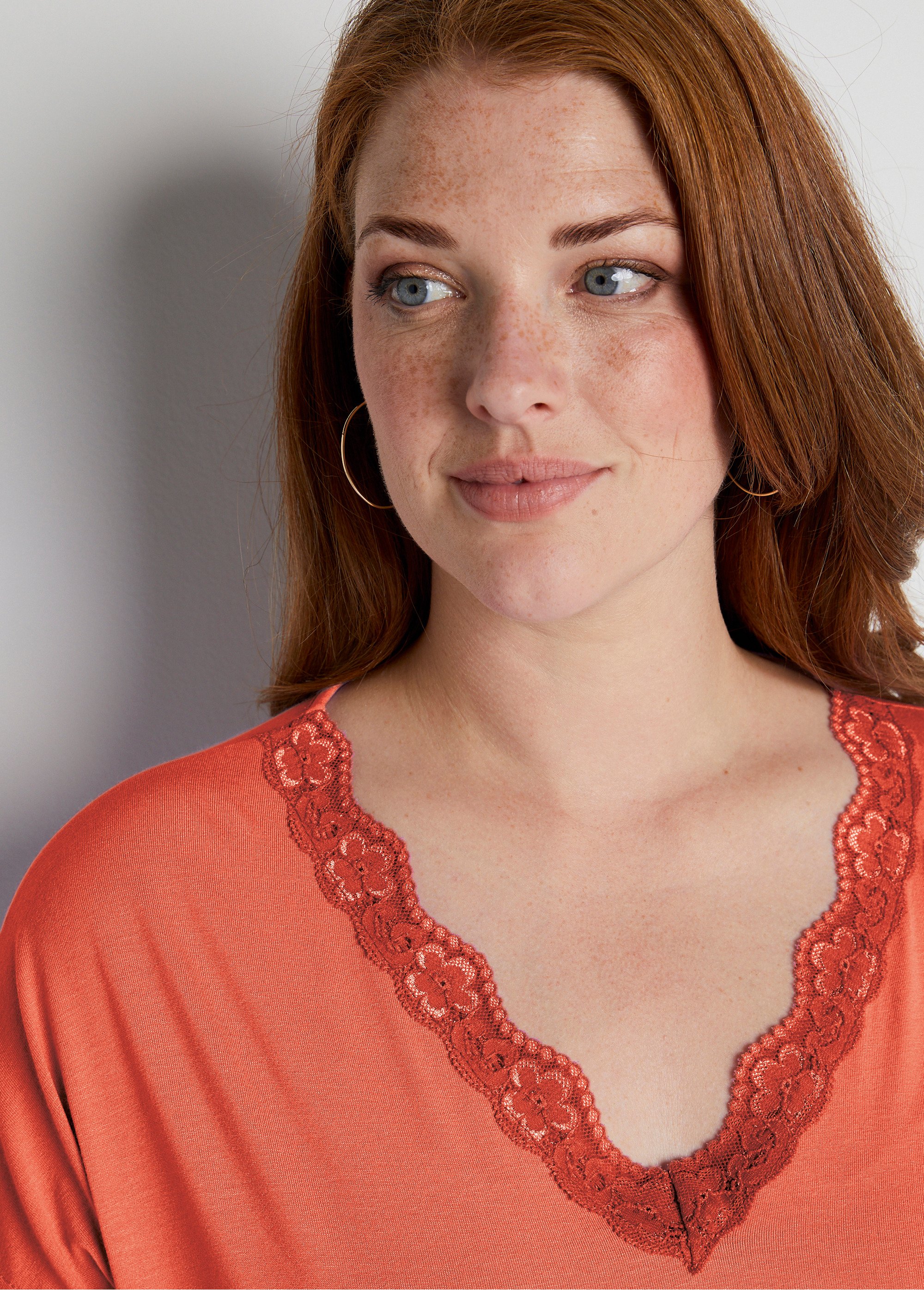 T-shirt court extensible dentelle